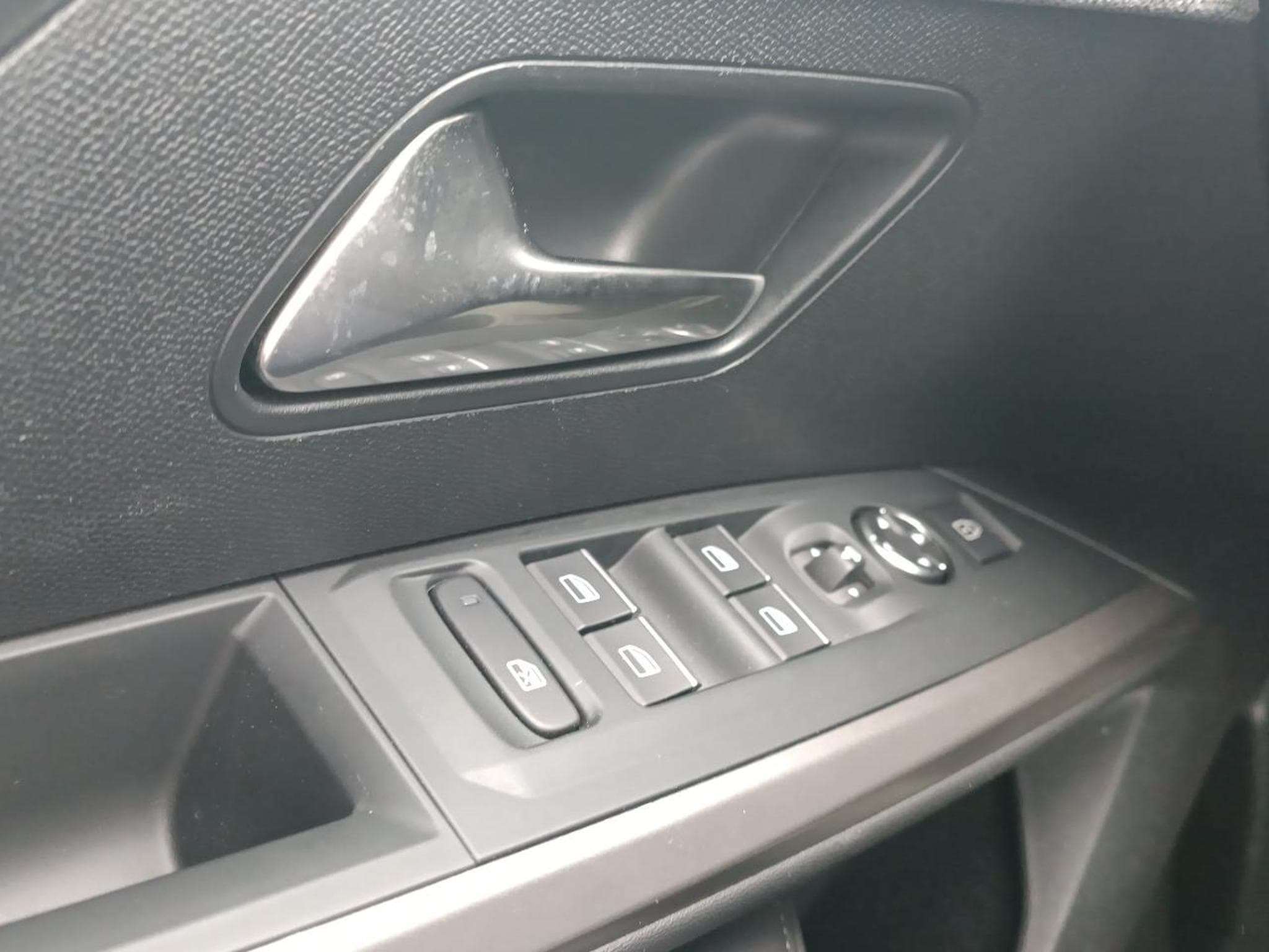 Peugeot 3008 1.2 HYBRID 145 GT E-DCS6 (2025) - Foto 11