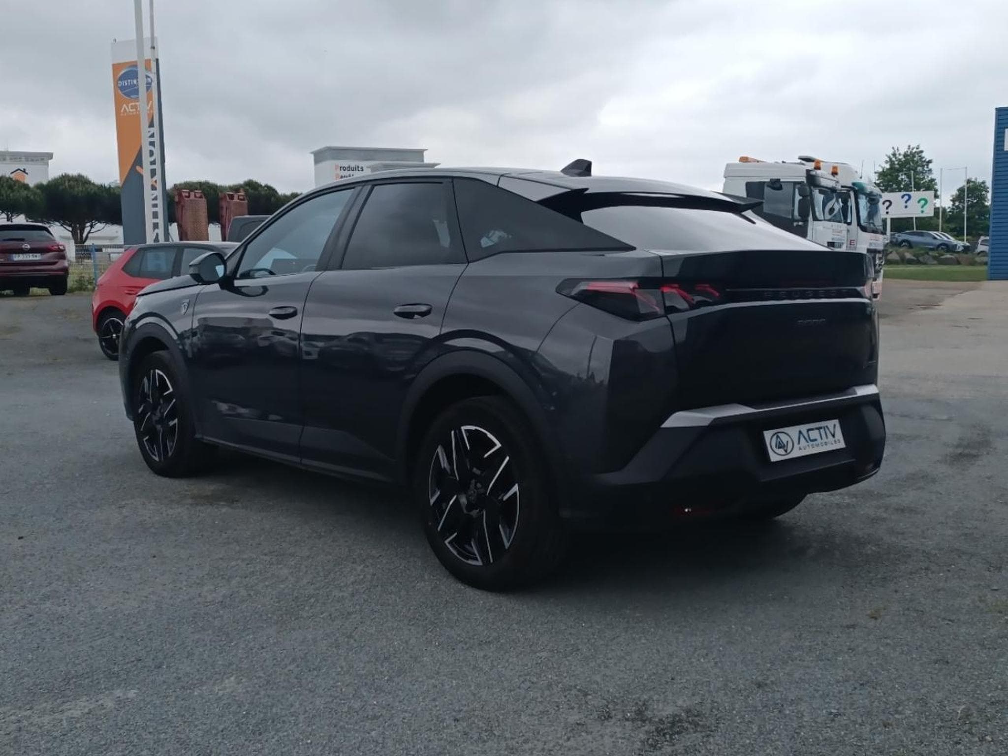 Peugeot 3008 1.2 HYBRID 145 GT E-DCS6 (2025) - Foto 7