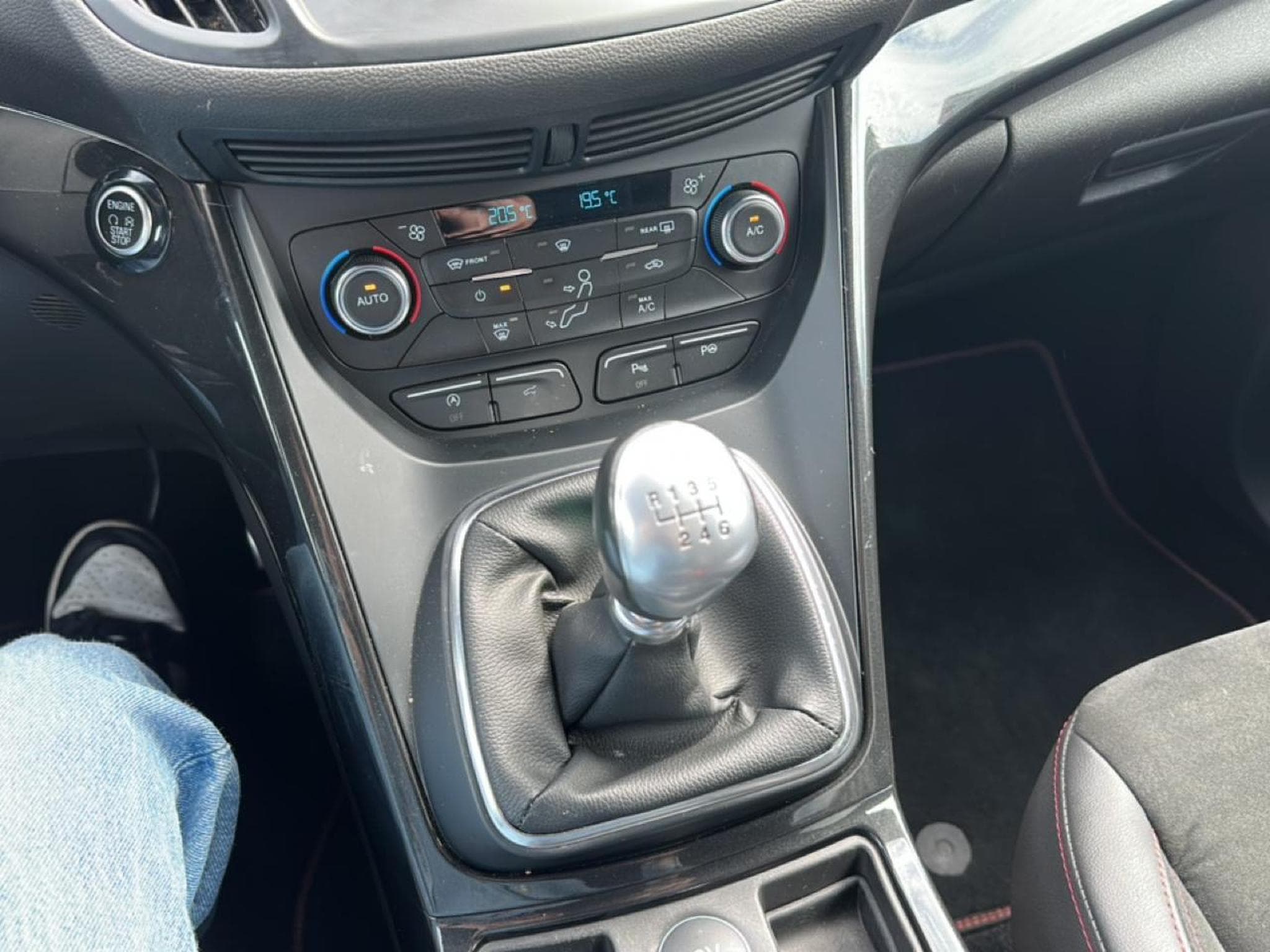 Ford Kuga 1.5 ECOBOOST 150 ST-LINE 4X2 (2018) - Foto 17