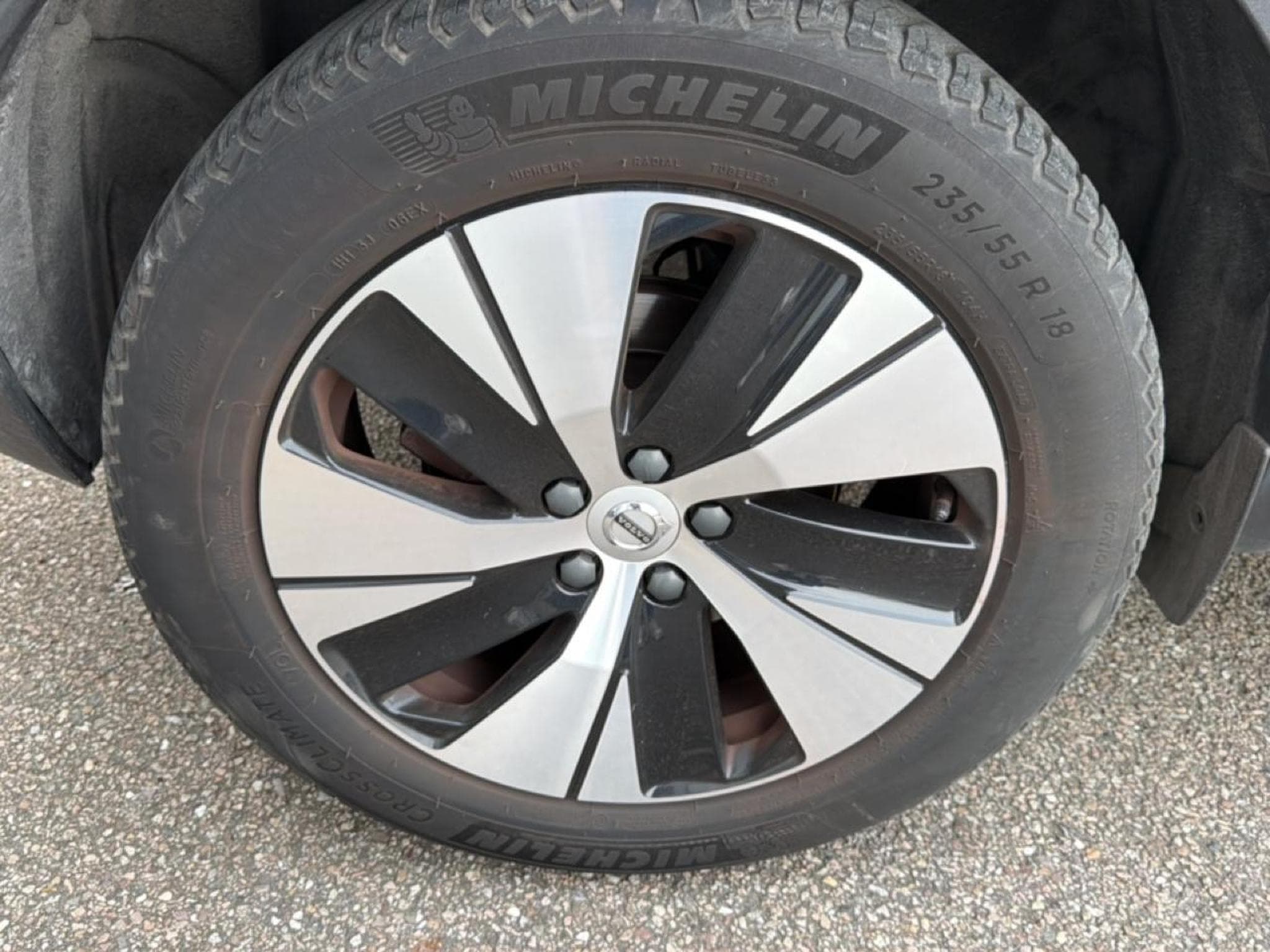 Volvo XC40 T4 RECHARGE 211 START DCT 7 (2023) - Foto 18