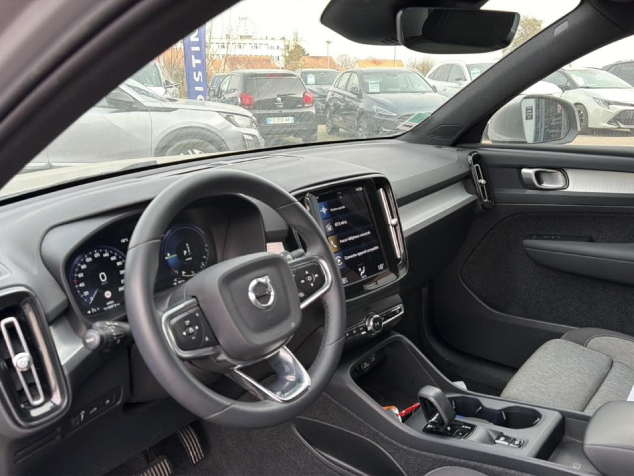 Volvo XC40 T4 RECHARGE 211 START DCT 7 (2023) - Foto 20