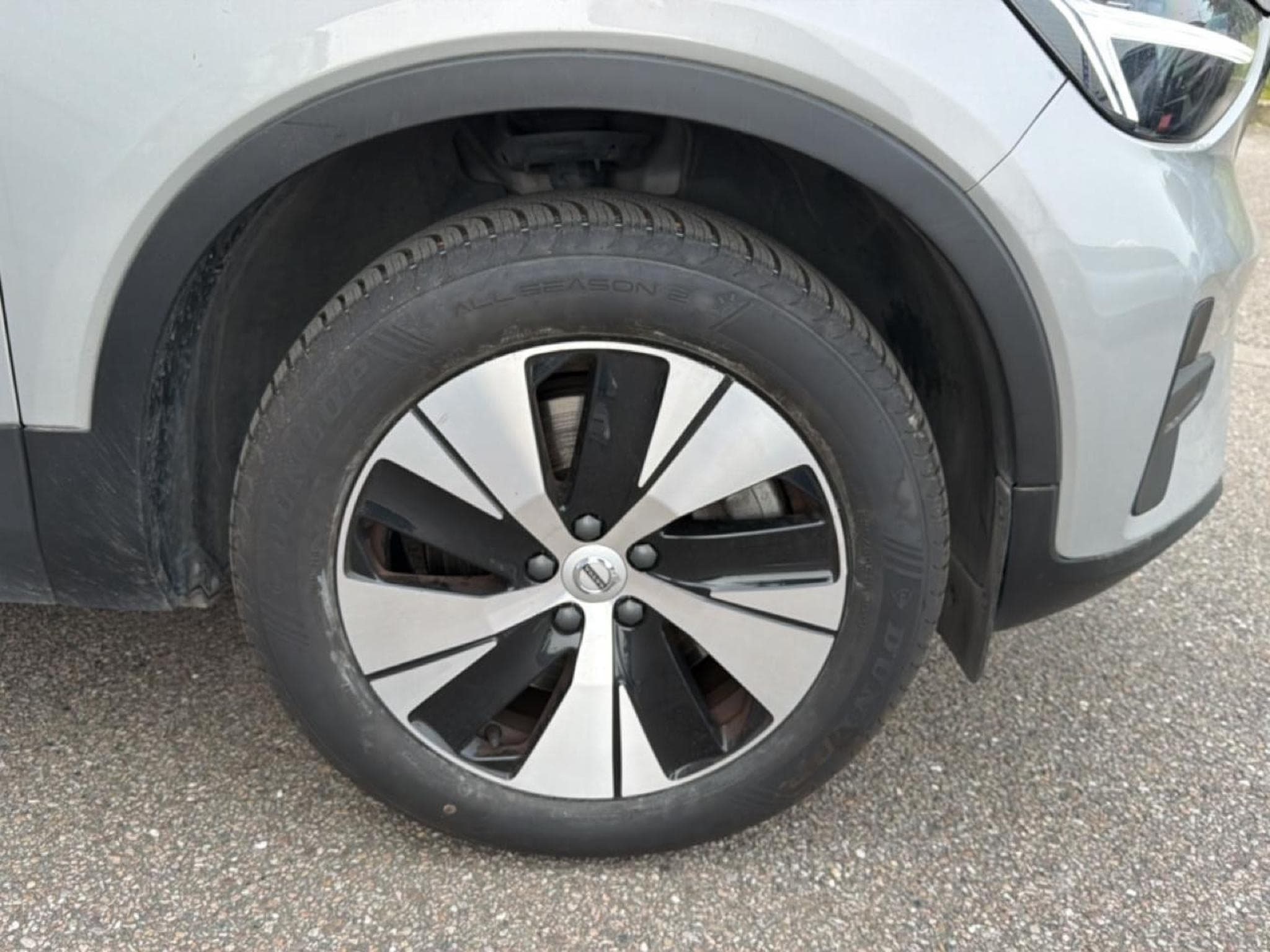 Volvo XC40 T4 RECHARGE 211 START DCT 7 (2023) - Foto 9