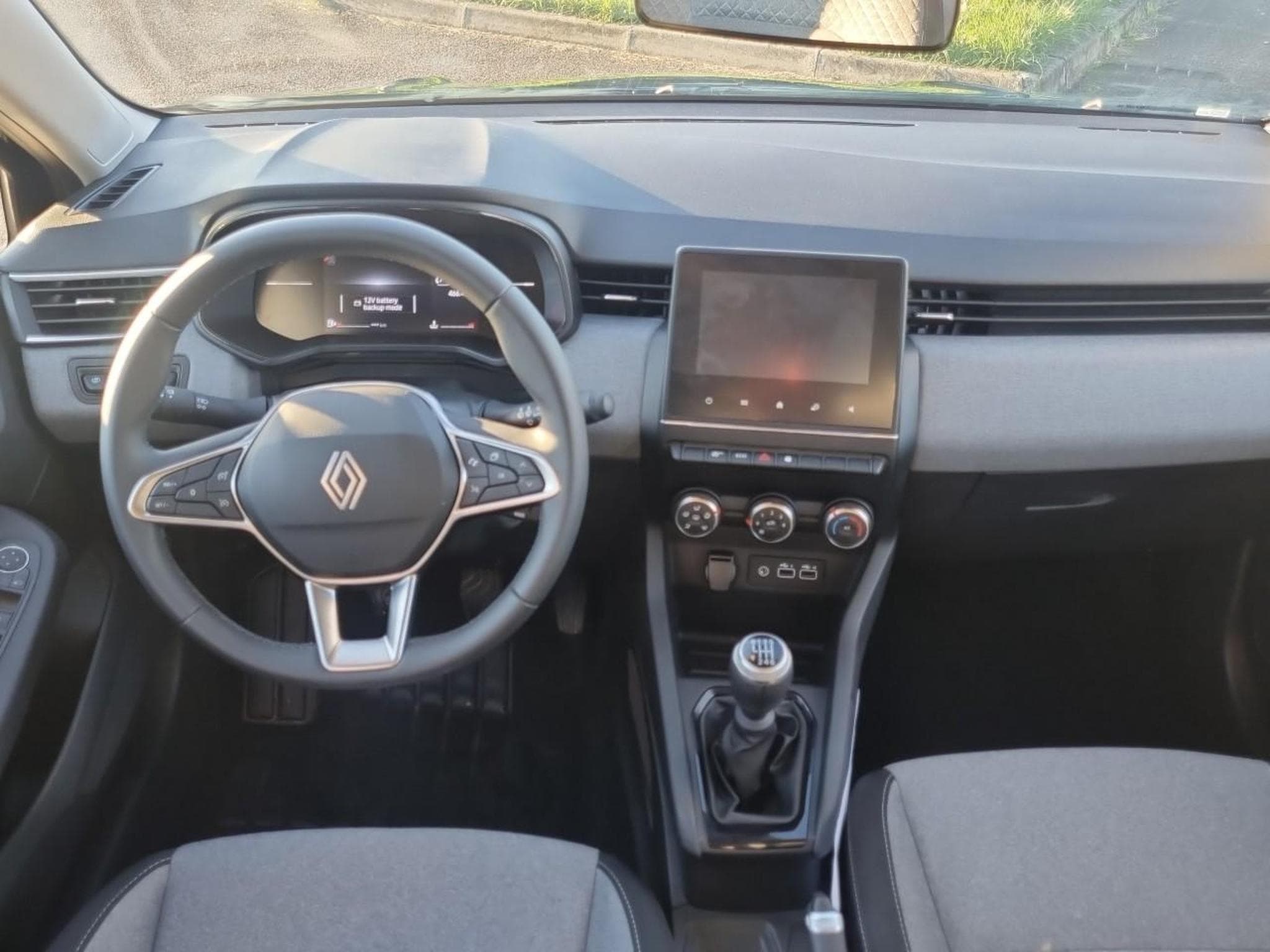 Renault CLIO V 1.5 DCI 100 EVOLUTION (2025) - Photo 15
