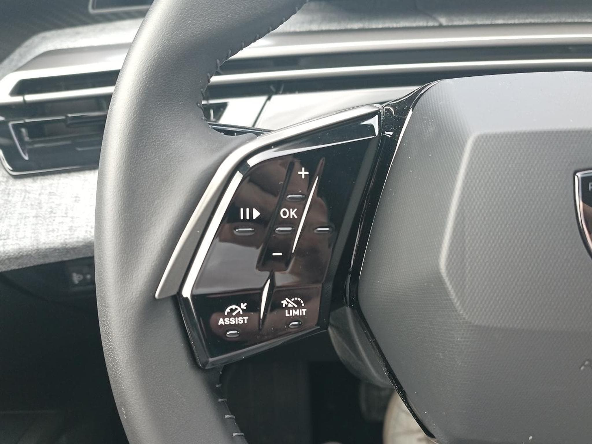 Peugeot 3008 1.2 HYBRID 145 ALLURE E-DCS6 (2025) - Foto 15
