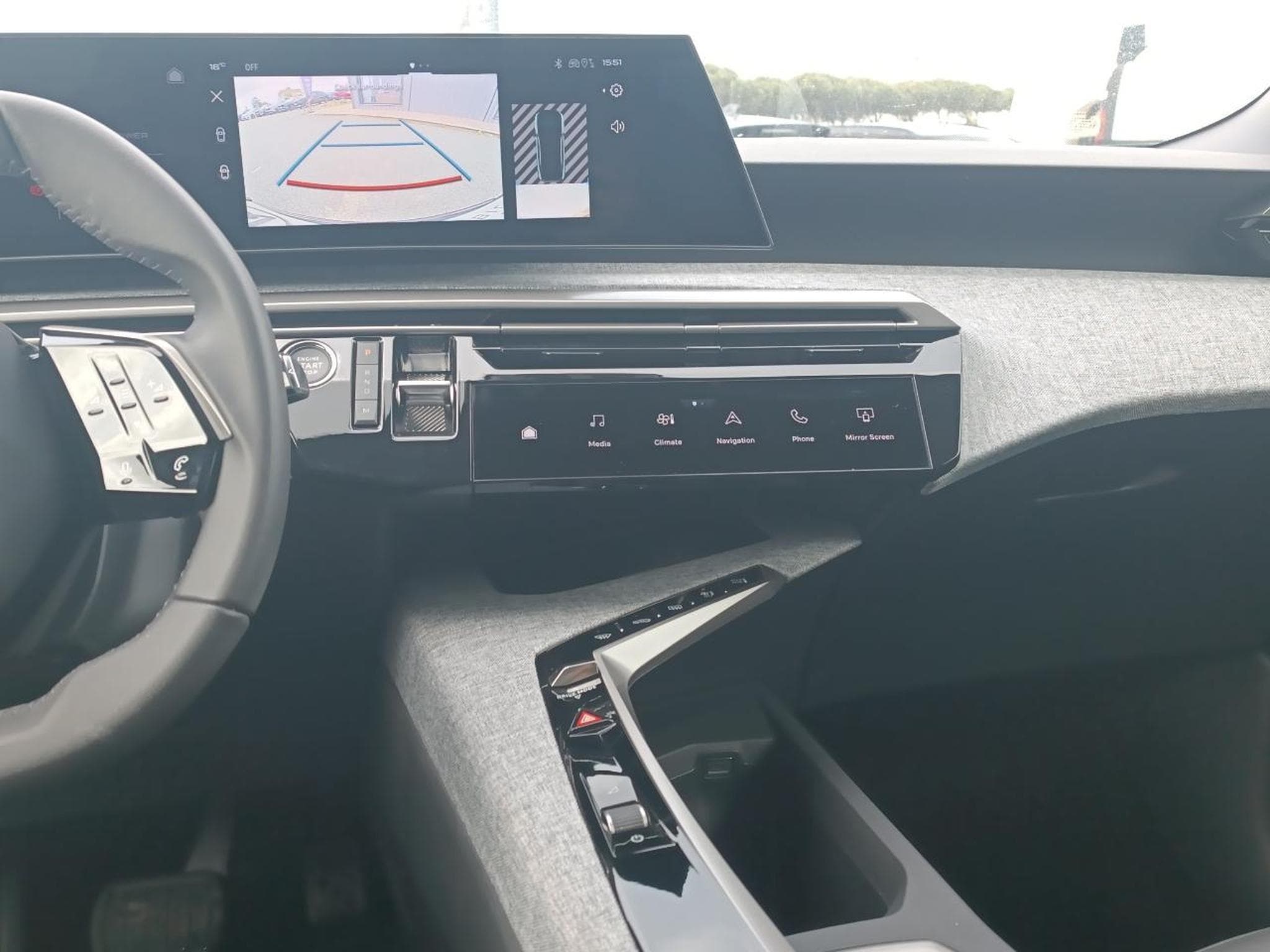 Peugeot 3008 1.2 HYBRID 145 ALLURE E-DCS6 (2025) - Foto 19