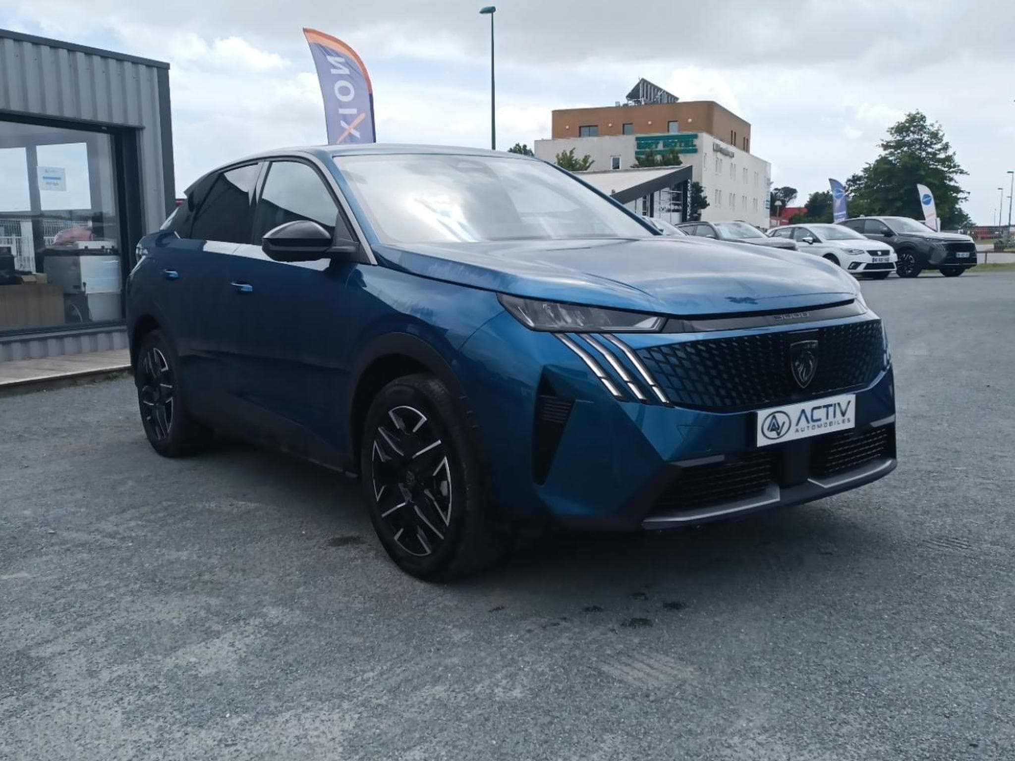 Peugeot 3008 1.2 HYBRID 145 ALLURE E-DCS6 (2025) - Foto 3