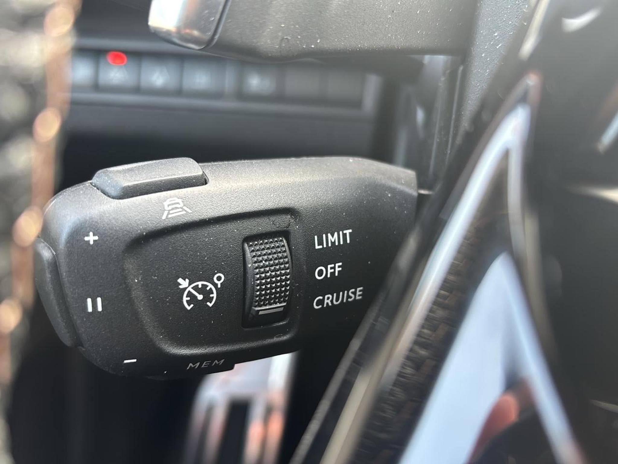 Peugeot 3008 PLUG-IN HYBRID 225 GT E-EAT8 (2023) - Foto 20