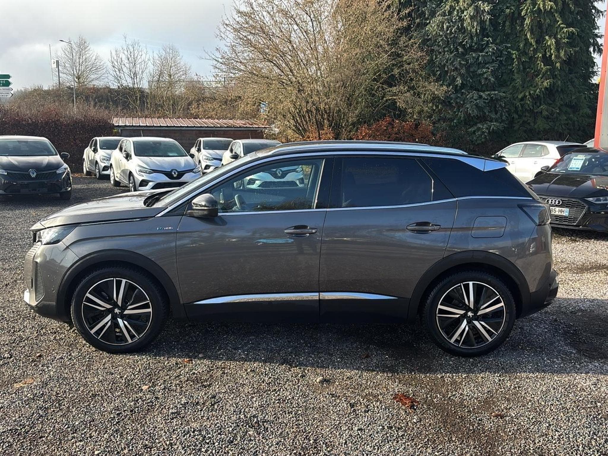 Peugeot 3008 PLUG-IN HYBRID 225 GT E-EAT8 (2023) - Foto 8