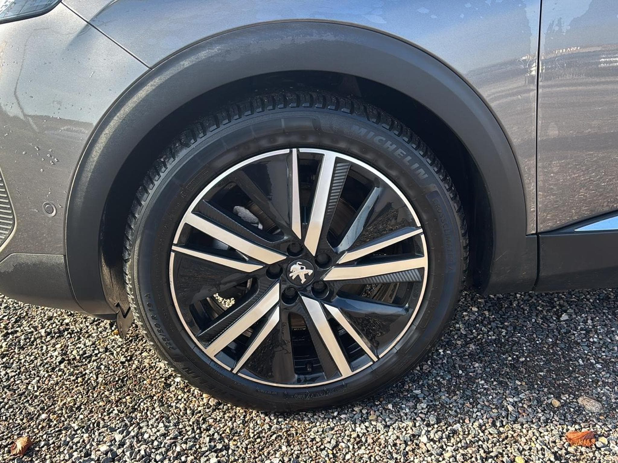 Peugeot 3008 PLUG-IN HYBRID 225 GT E-EAT8 (2023) - Foto 9