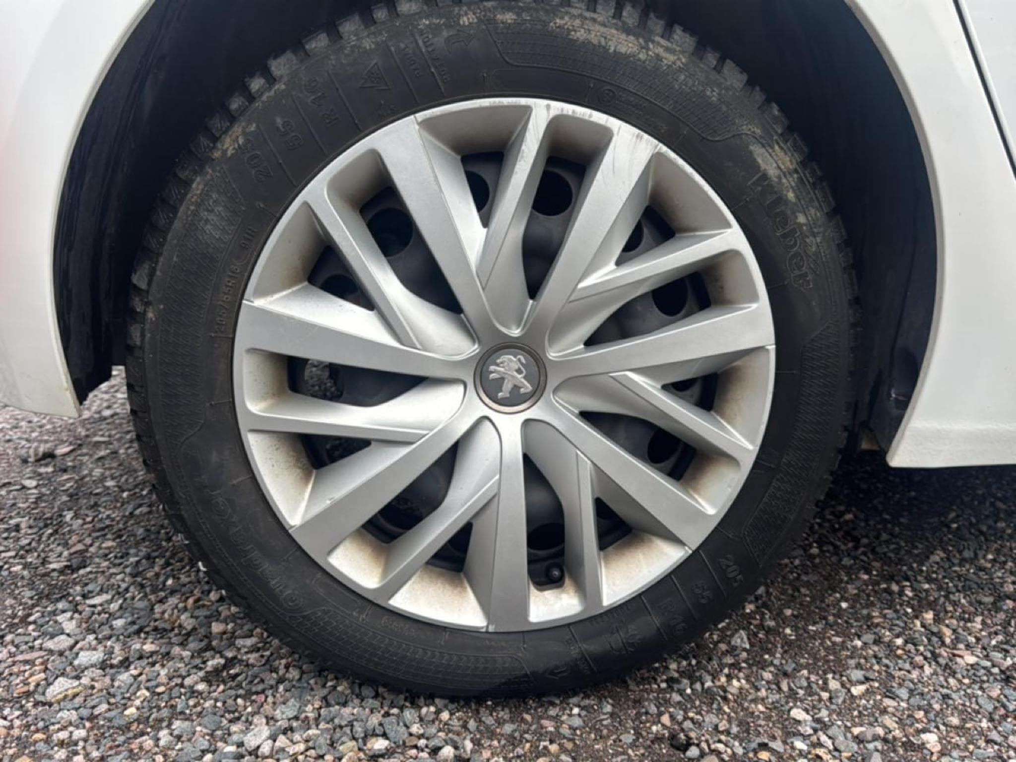 Peugeot 308 1.5 BLUEHDI 100 ACTIVE (2018) - Foto 11