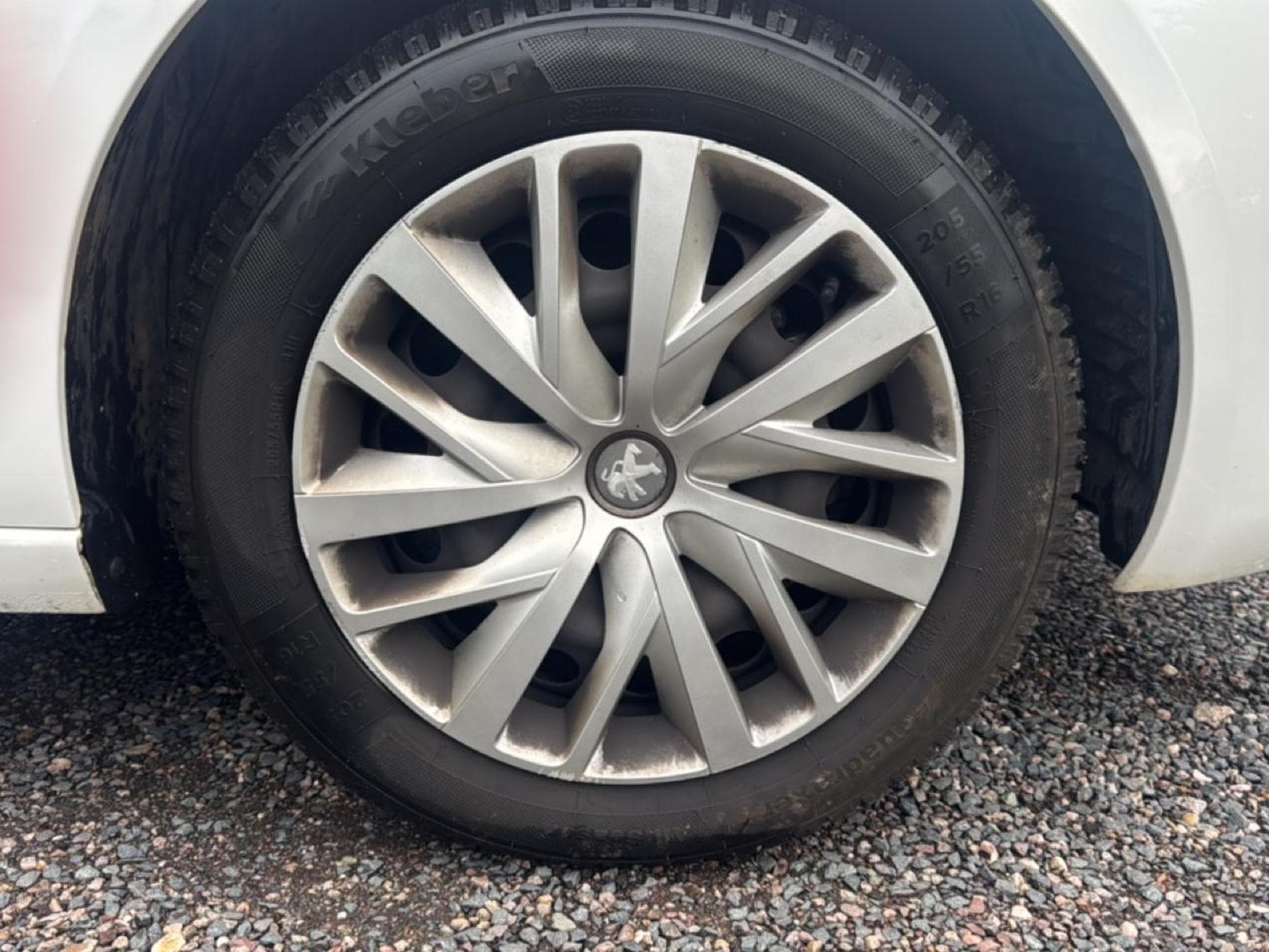 Peugeot 308 1.5 BLUEHDI 100 ACTIVE (2018) - Foto 12