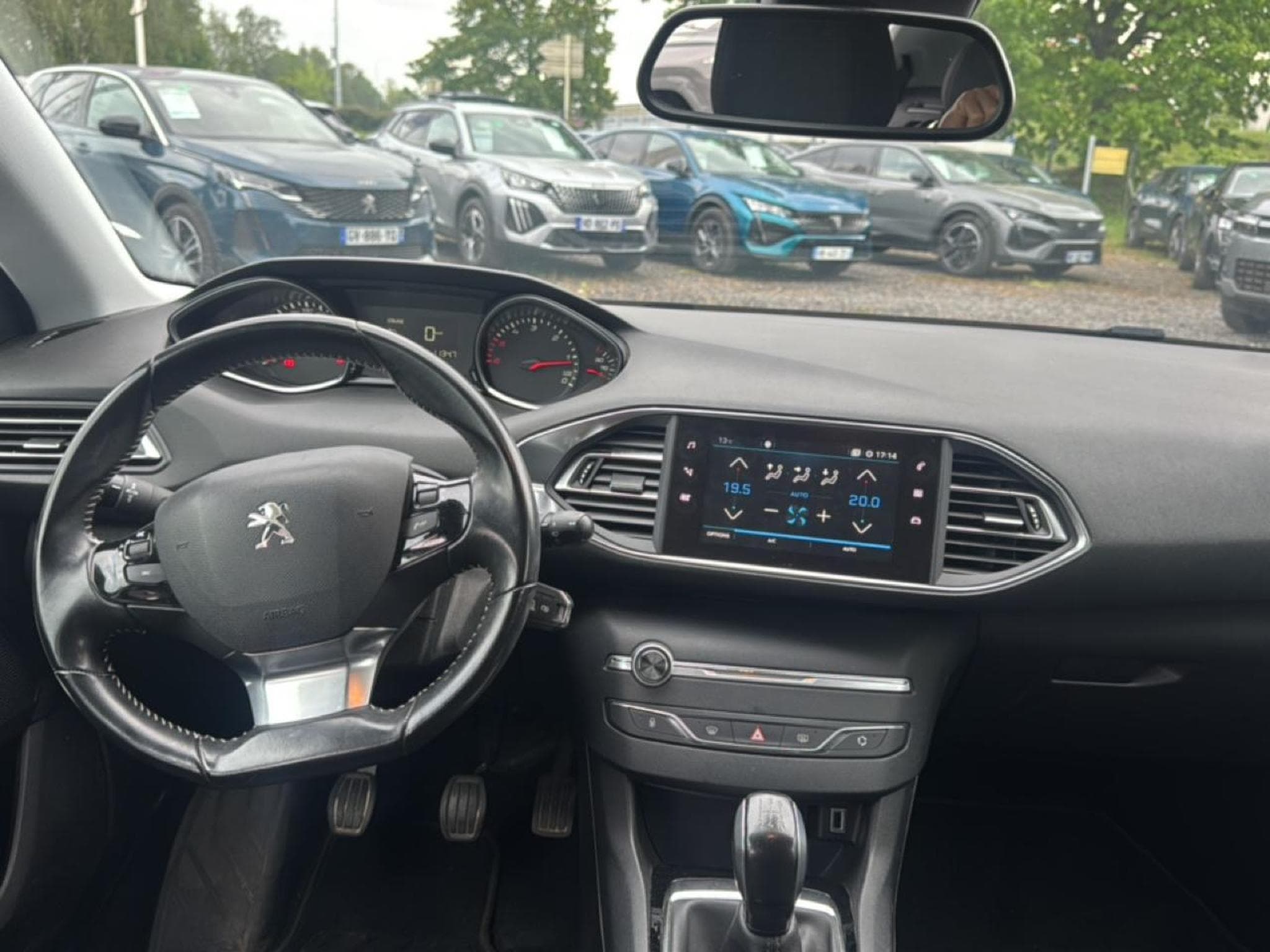 Peugeot 308 1.5 BLUEHDI 100 ACTIVE (2018) - Foto 14