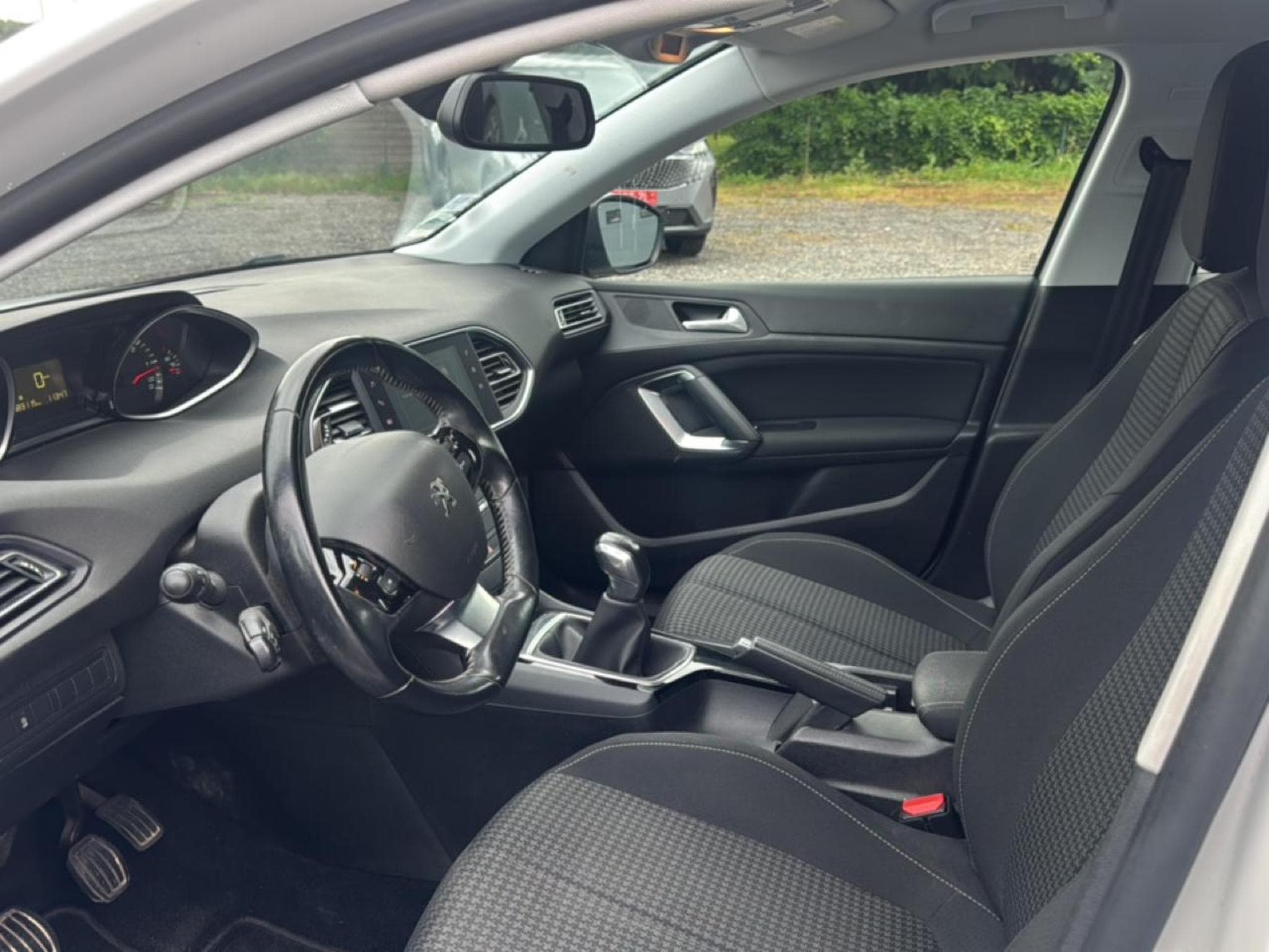 Peugeot 308 1.5 BLUEHDI 100 ACTIVE (2018) - Foto 15
