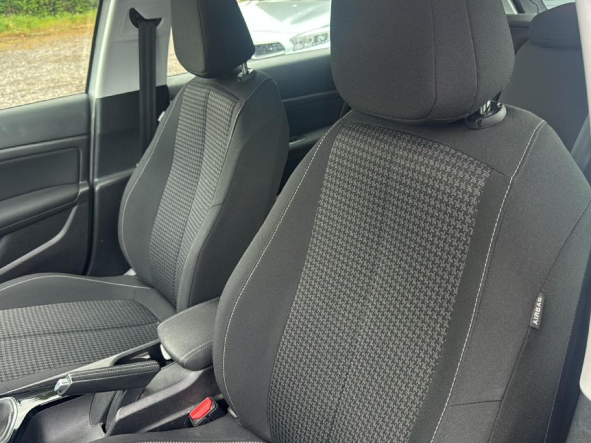 Peugeot 308 1.5 BLUEHDI 100 ACTIVE (2018) - Foto 16