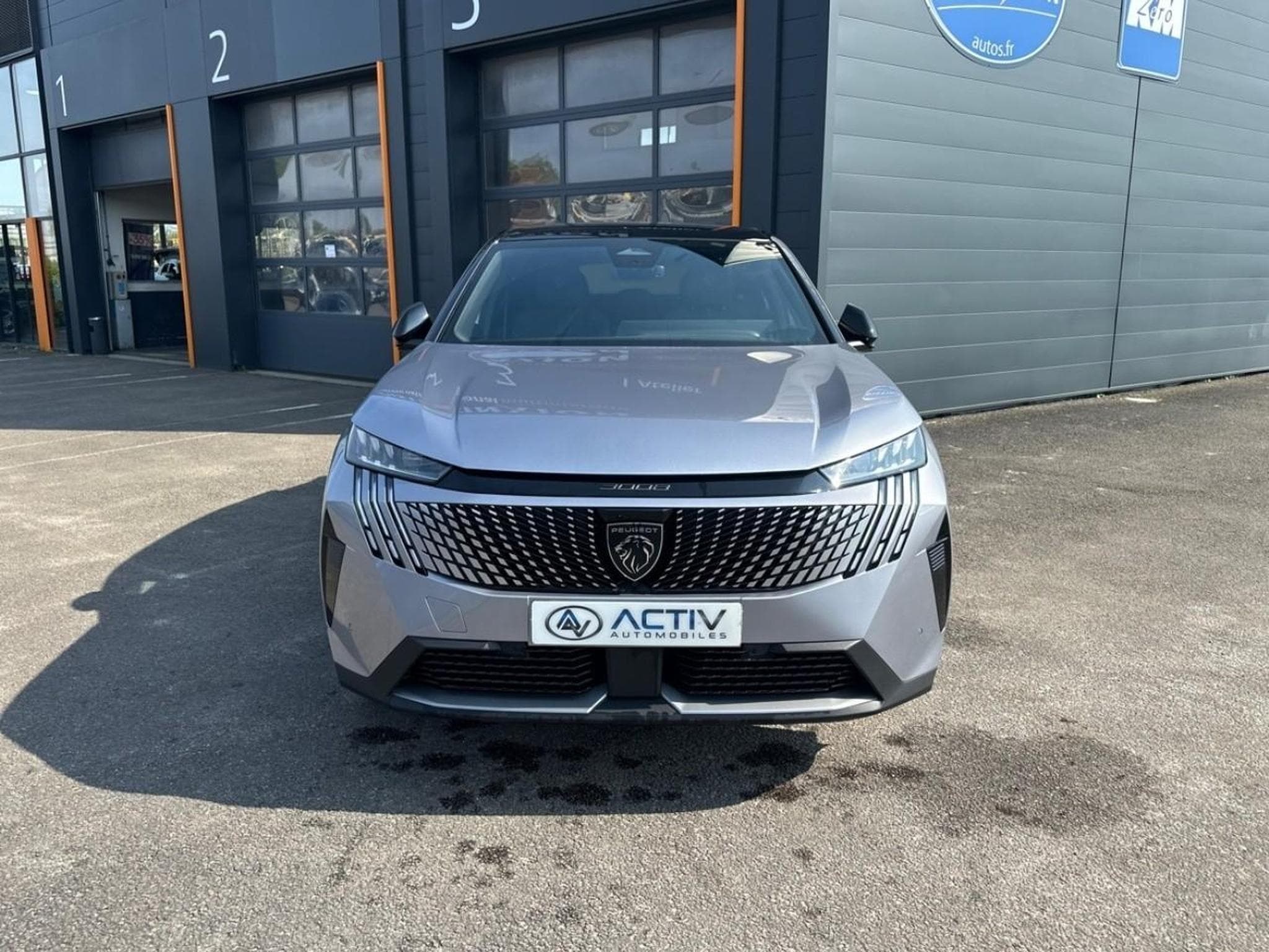 Peugeot 3008 1.2 HYBRID 145 GT E-DCS6 (2025) - Foto 2