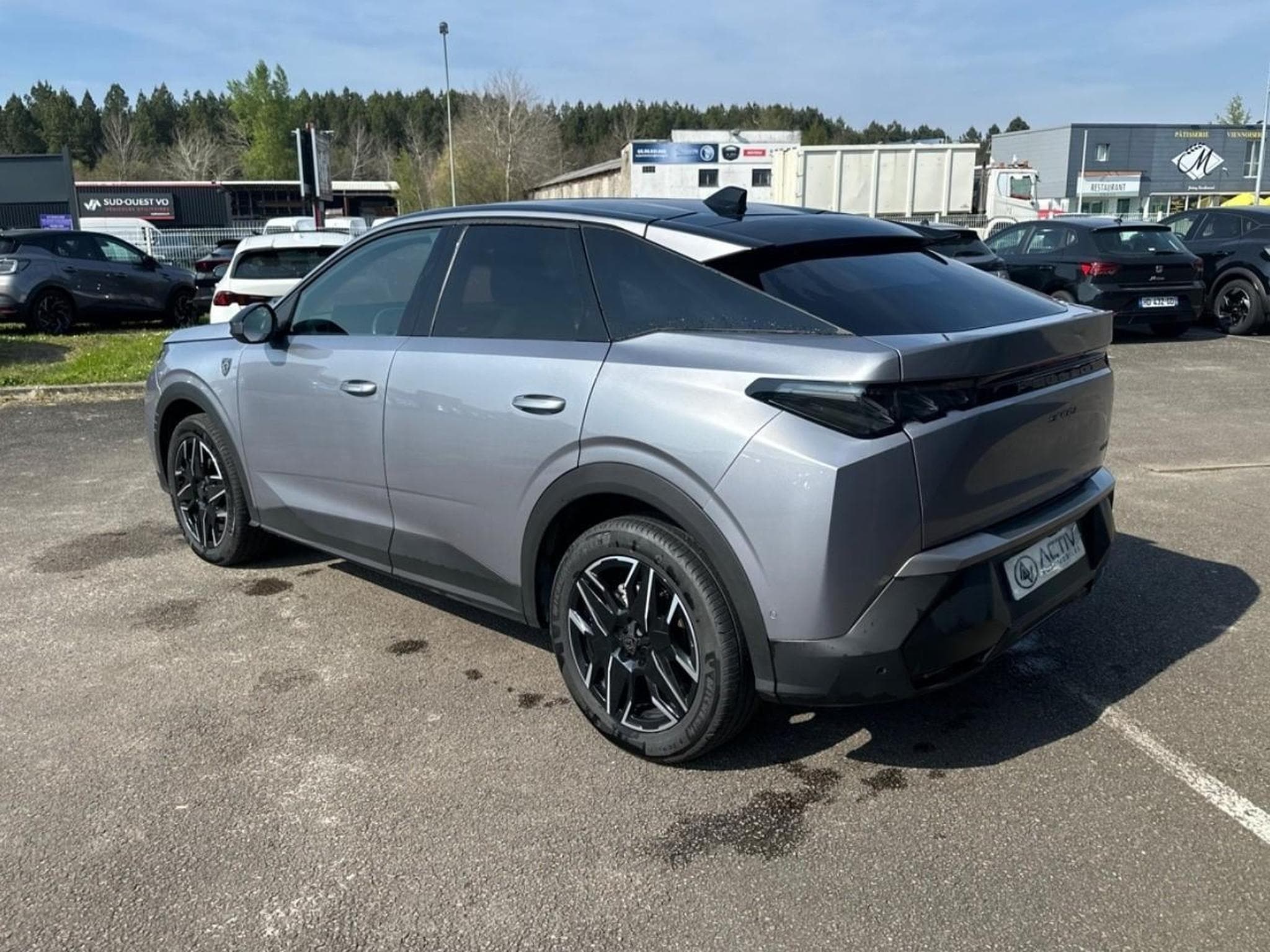 Peugeot 3008 1.2 HYBRID 145 GT E-DCS6 (2025) - Foto 7