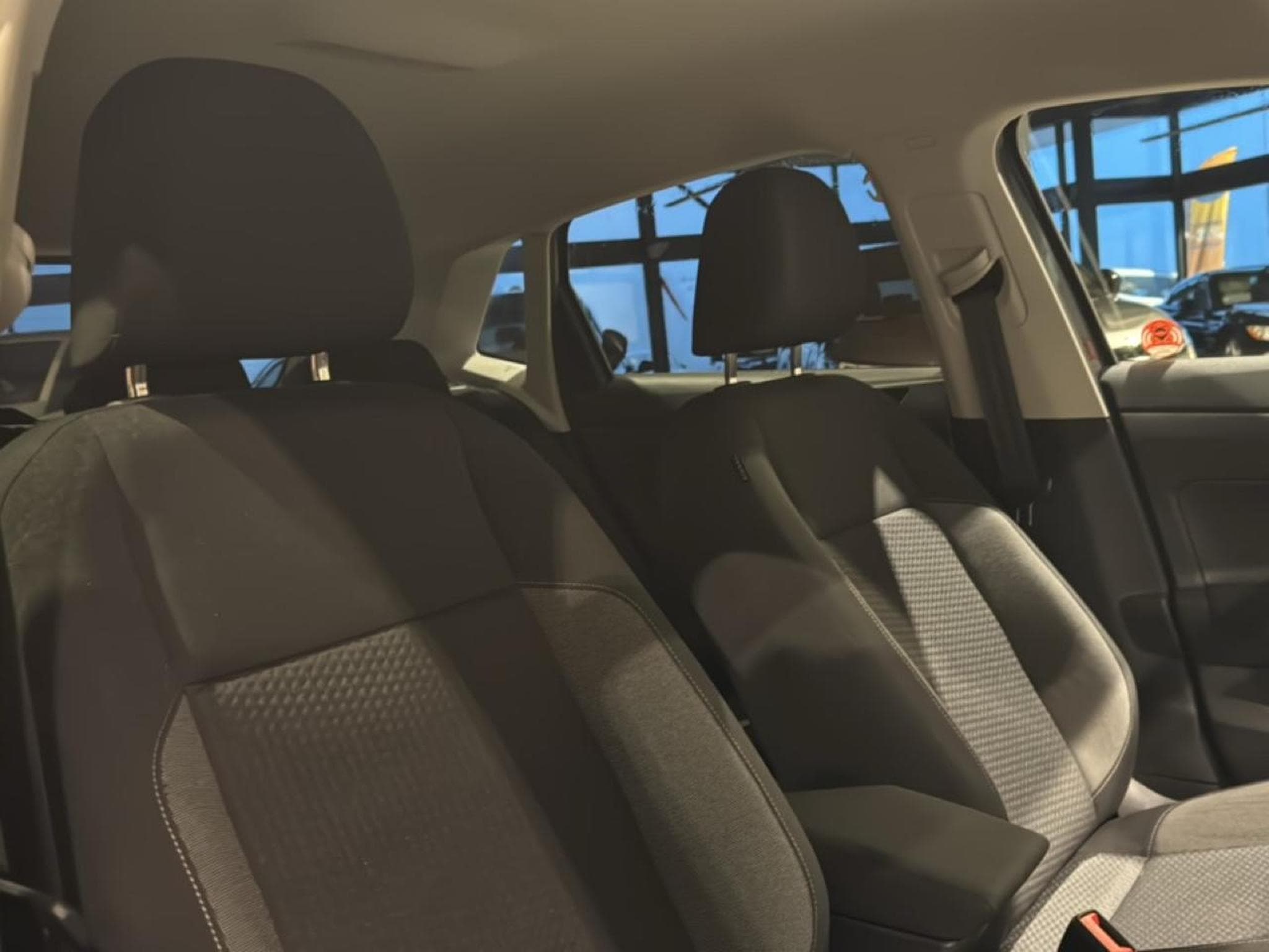 VW POLO 1.0 TSI 95 VW EDITION DSG7 (2025) - Photo 20