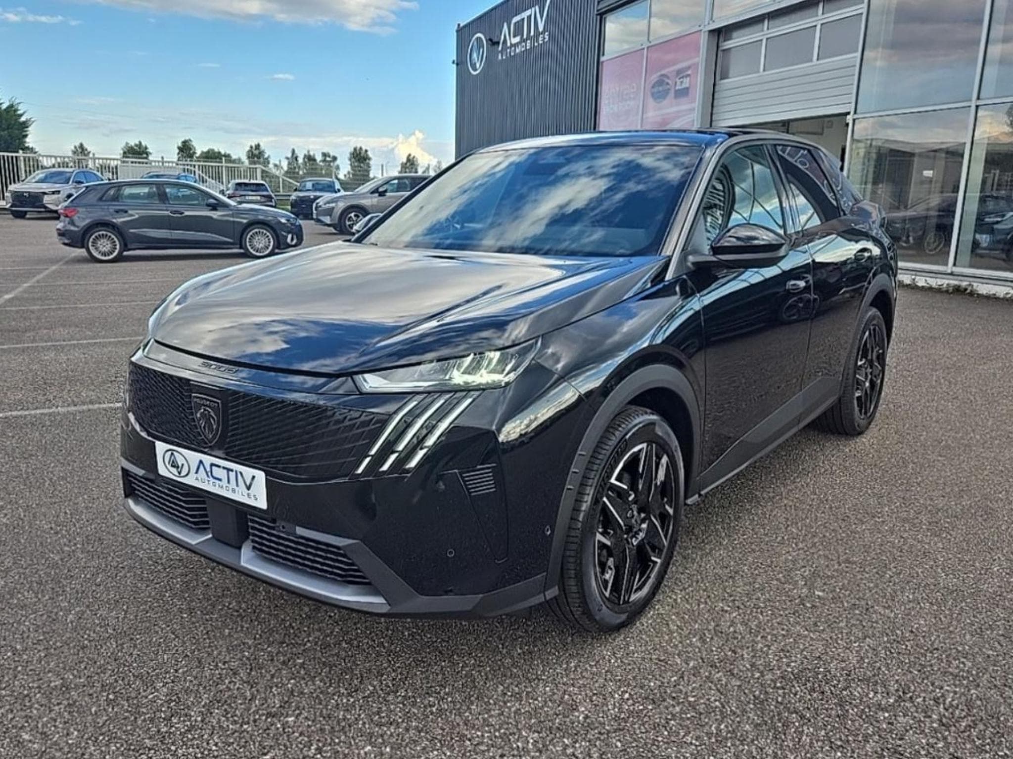 Peugeot 3008 1.2 HYBRID 145 ALLURE E-DCS6 (2025) - Photo 1