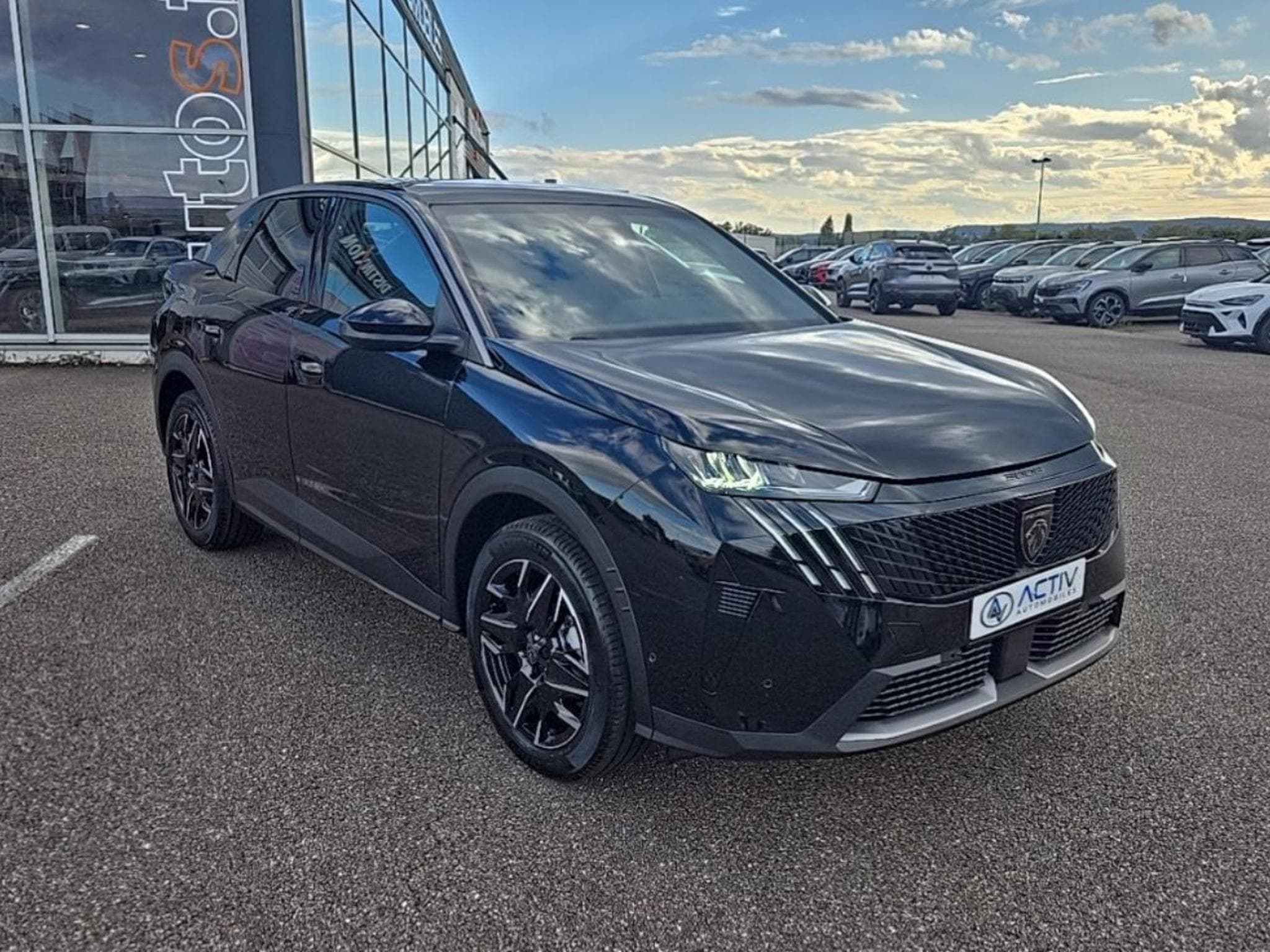 Peugeot 3008 1.2 HYBRID 145 ALLURE E-DCS6 (2025) - Photo 3