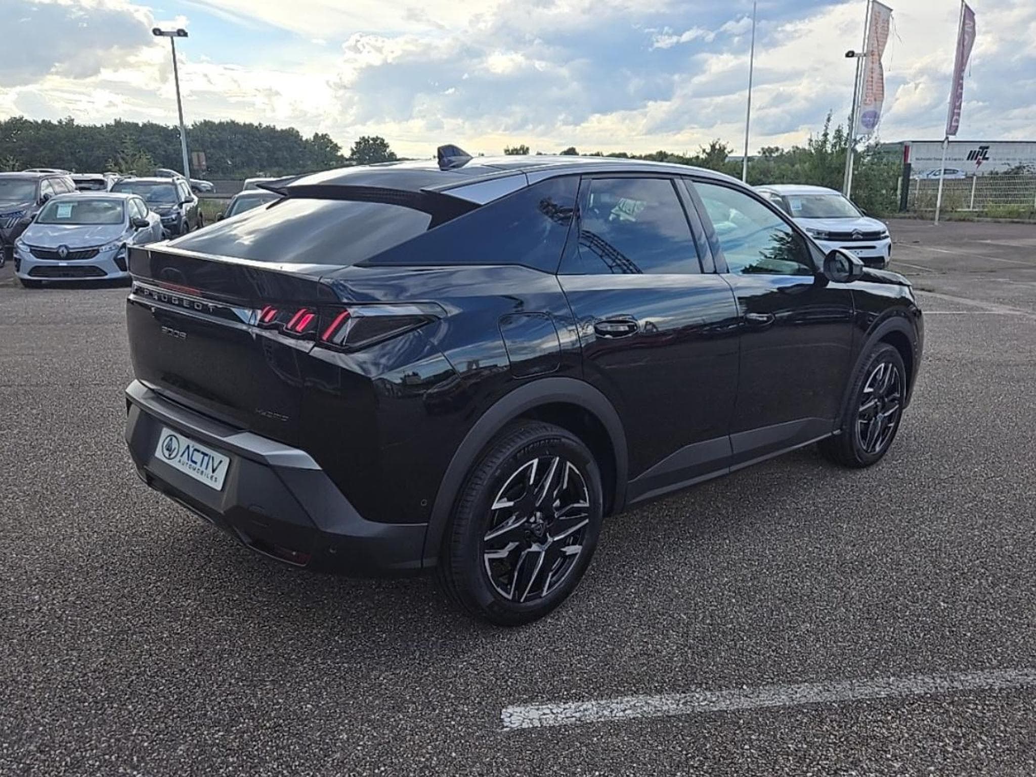 Peugeot 3008 1.2 HYBRID 145 ALLURE E-DCS6 (2025) - Photo 5