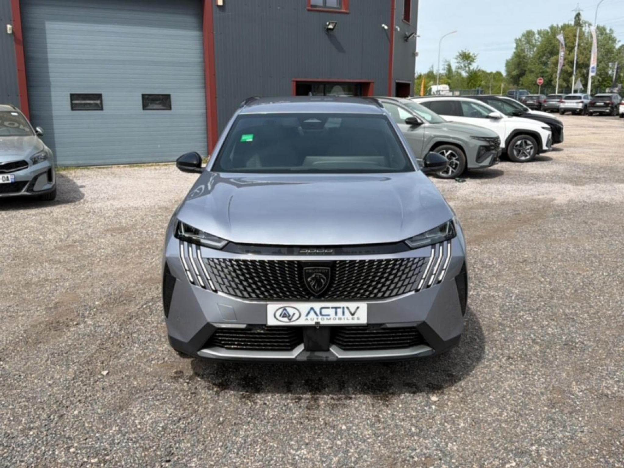 Peugeot 5008 HYBRID 145 ALLURE E-DCS6 (2025) - Foto 2