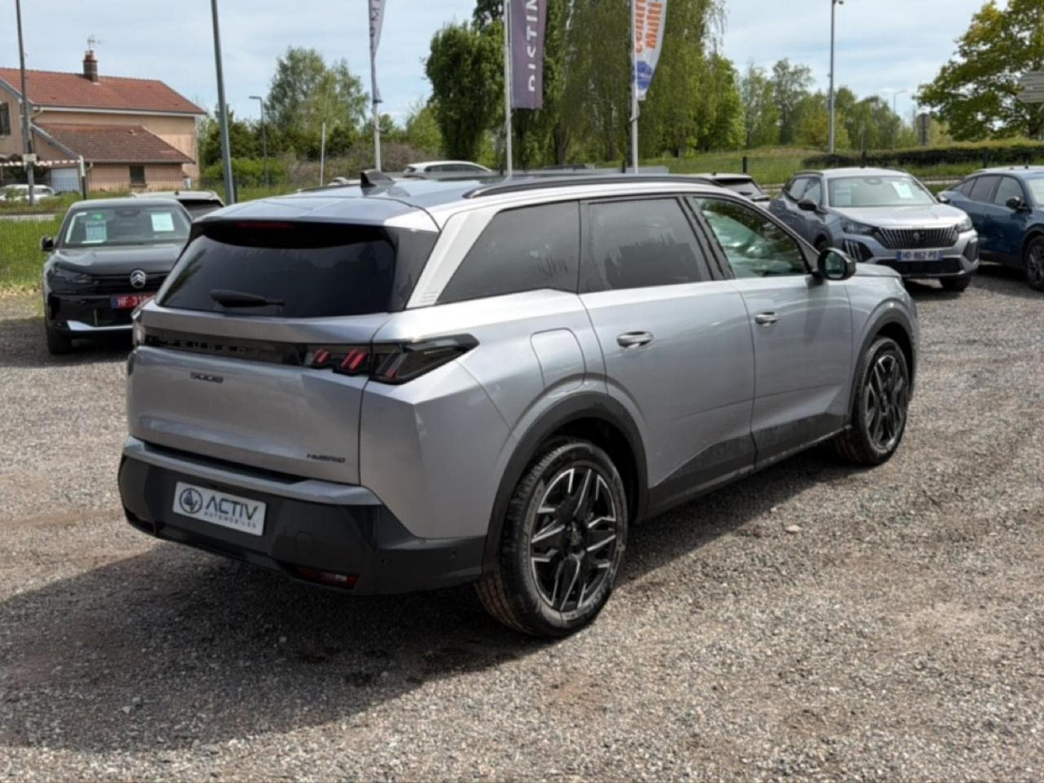 Peugeot 5008 HYBRID 145 ALLURE E-DCS6 (2025) - Foto 5