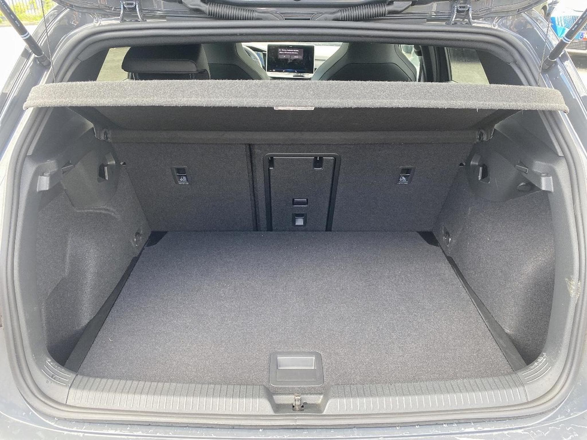 VW GOLF VIII 2.0 TDI 150 R-LINE DSG7 (2025) - Photo 16