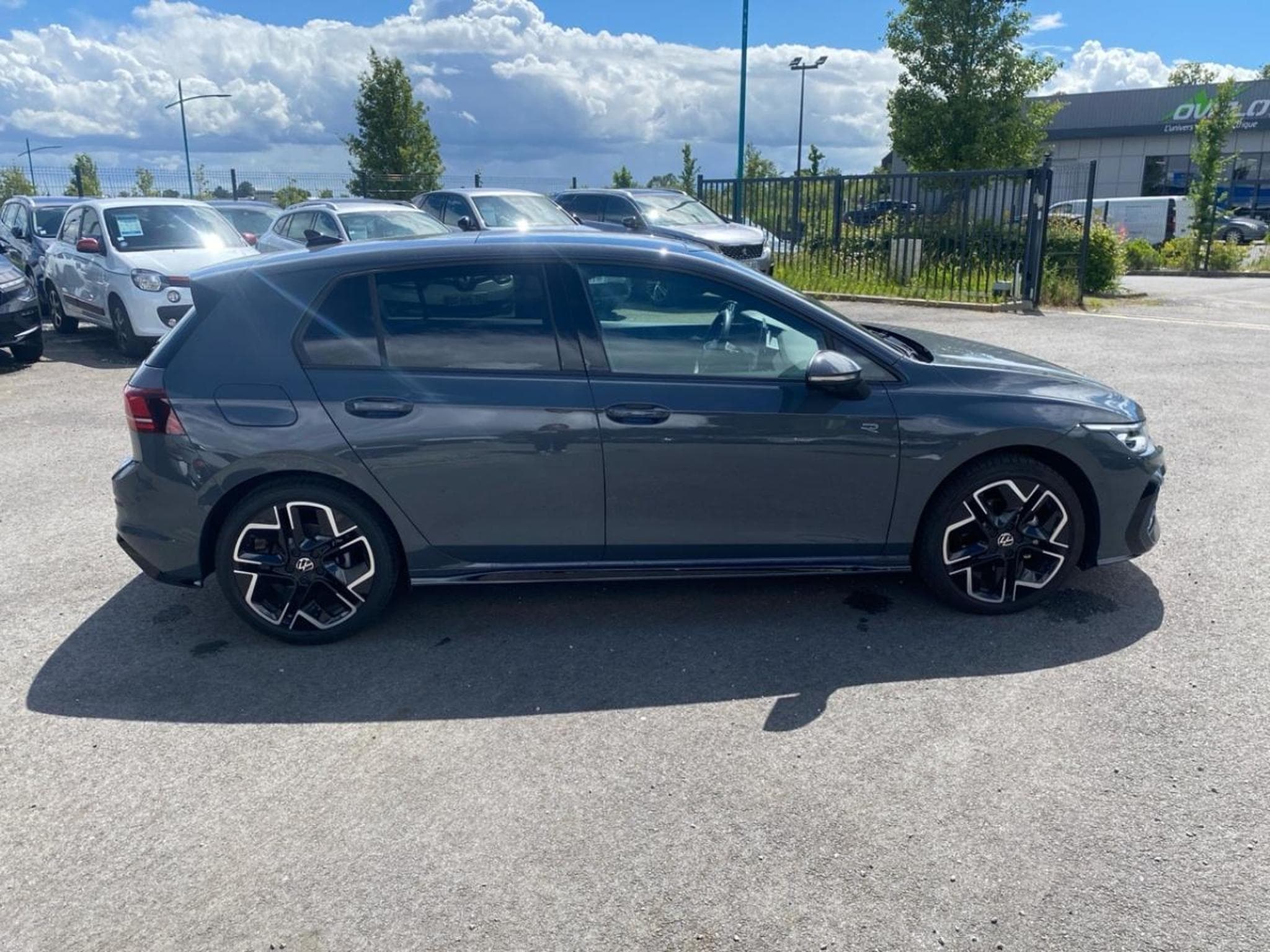 VW GOLF VIII 2.0 TDI 150 R-LINE DSG7 (2025) - Photo 4
