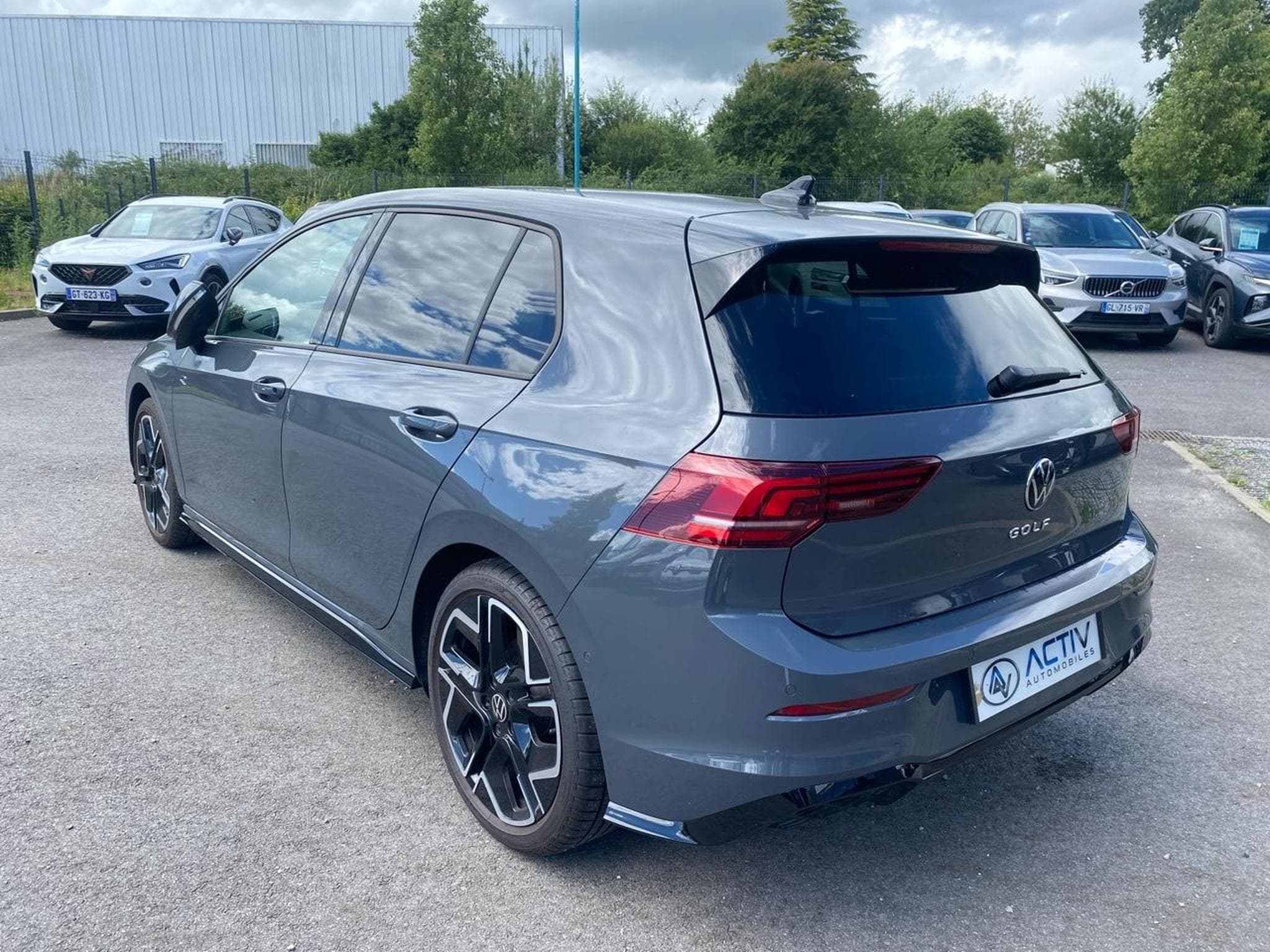 VW GOLF VIII 2.0 TDI 150 R-LINE DSG7 (2025) - Photo 7