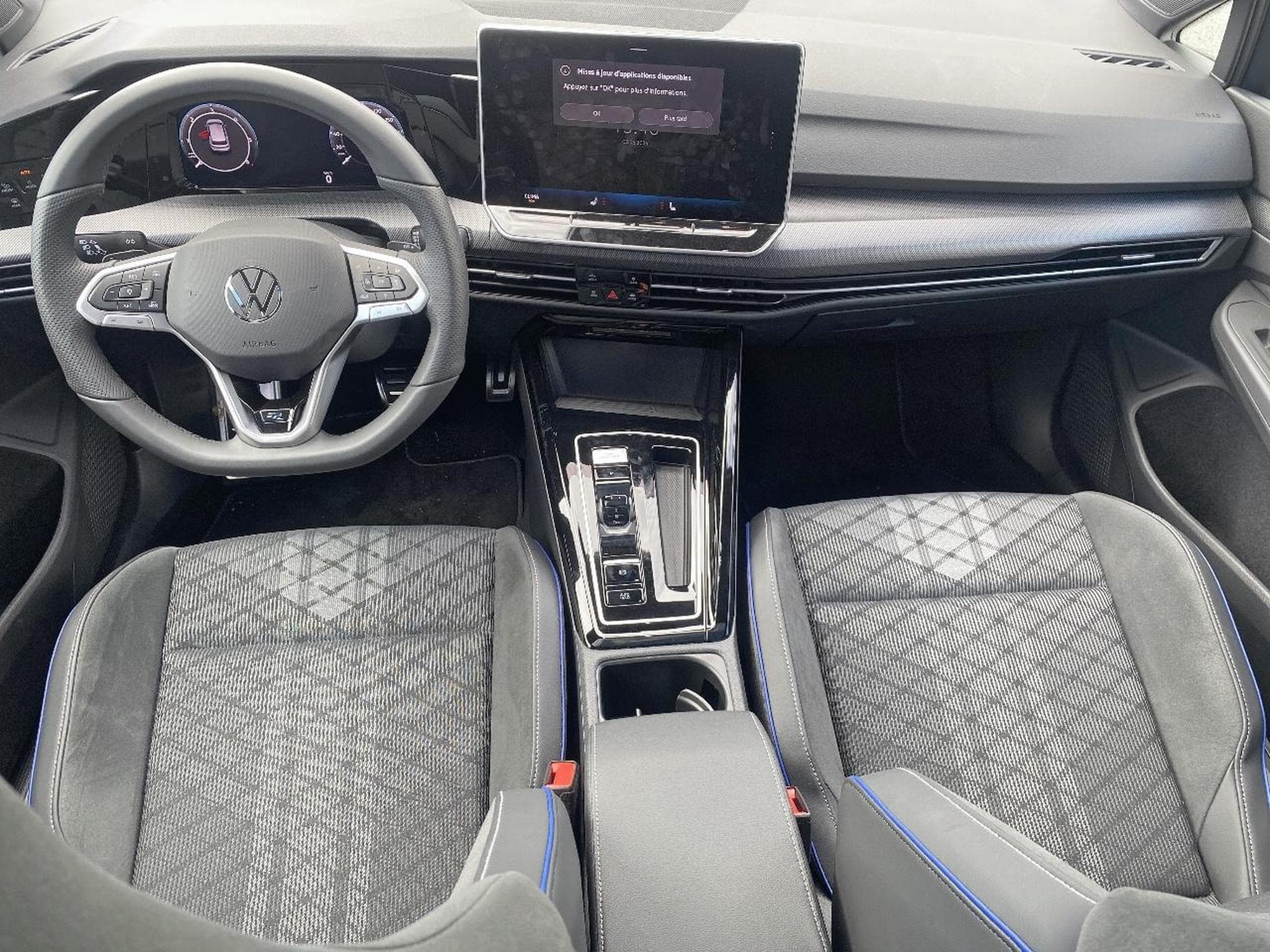 VW GOLF VIII 2.0 TDI 150 R-LINE DSG7 (2025) - Photo 9