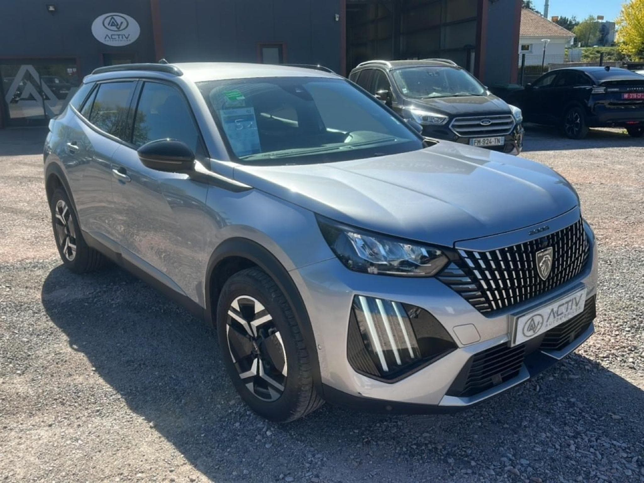 Peugeot 2008 1.2 100 ALLURE (2025) - Photo 3