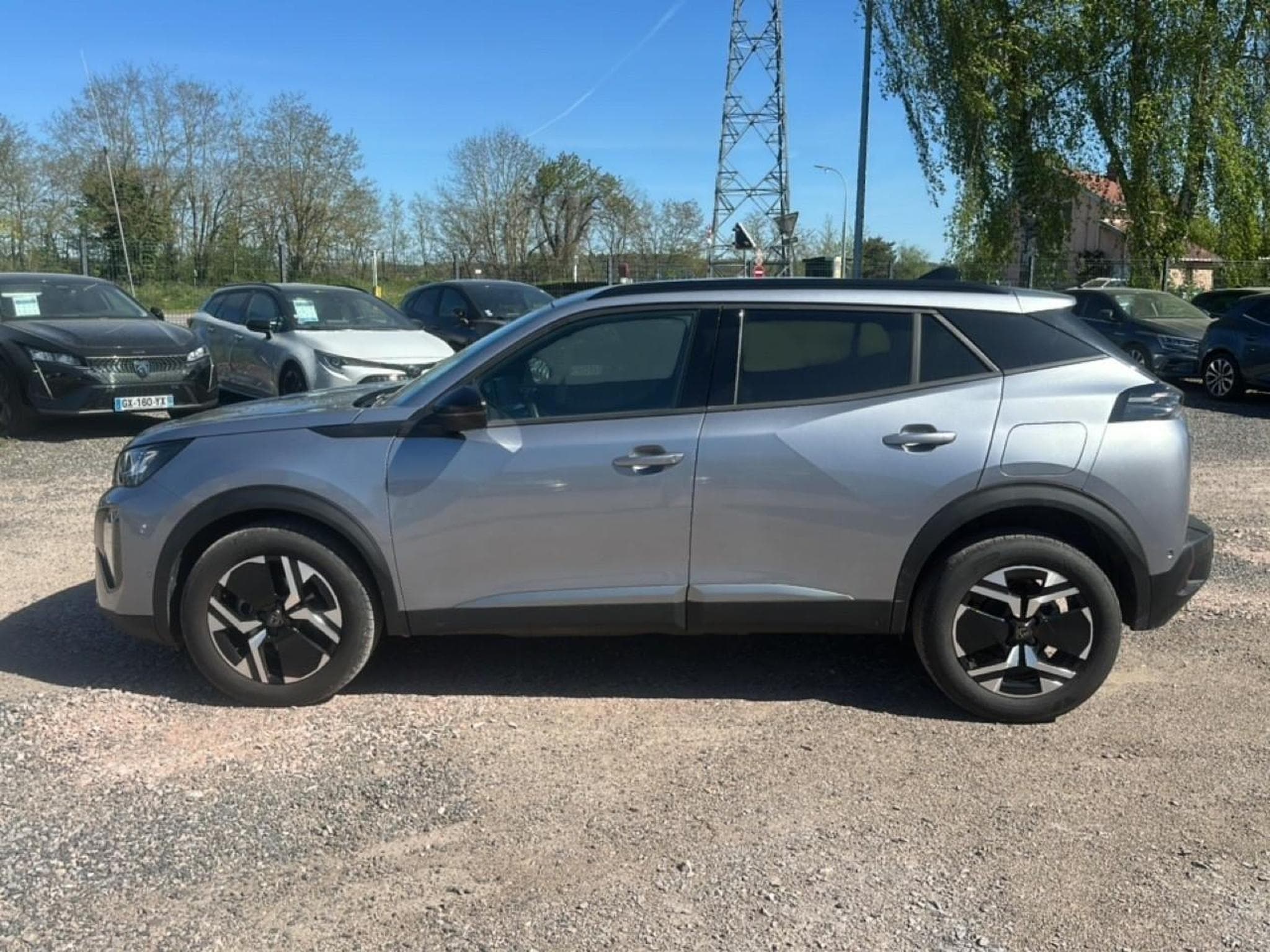 Peugeot 2008 1.2 100 ALLURE (2025) - Photo 8