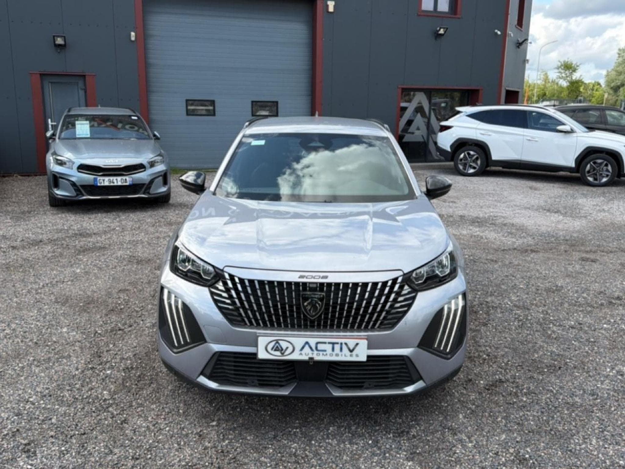 Peugeot 2008 1.2 100 ALLURE (2025) - Photo 2