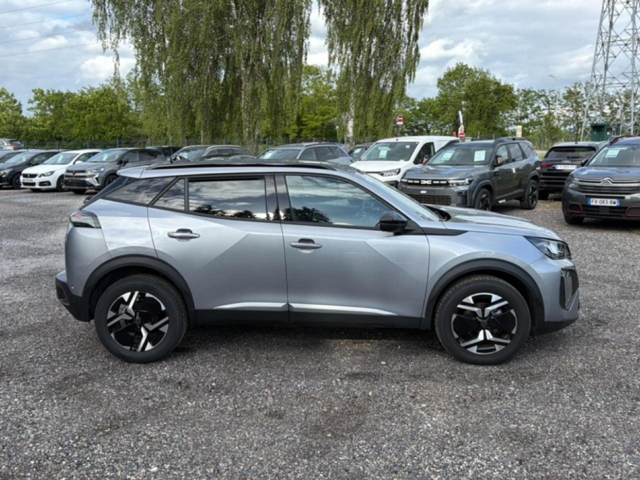 Peugeot 2008 1.2 100 ALLURE (2025) - Photo 4
