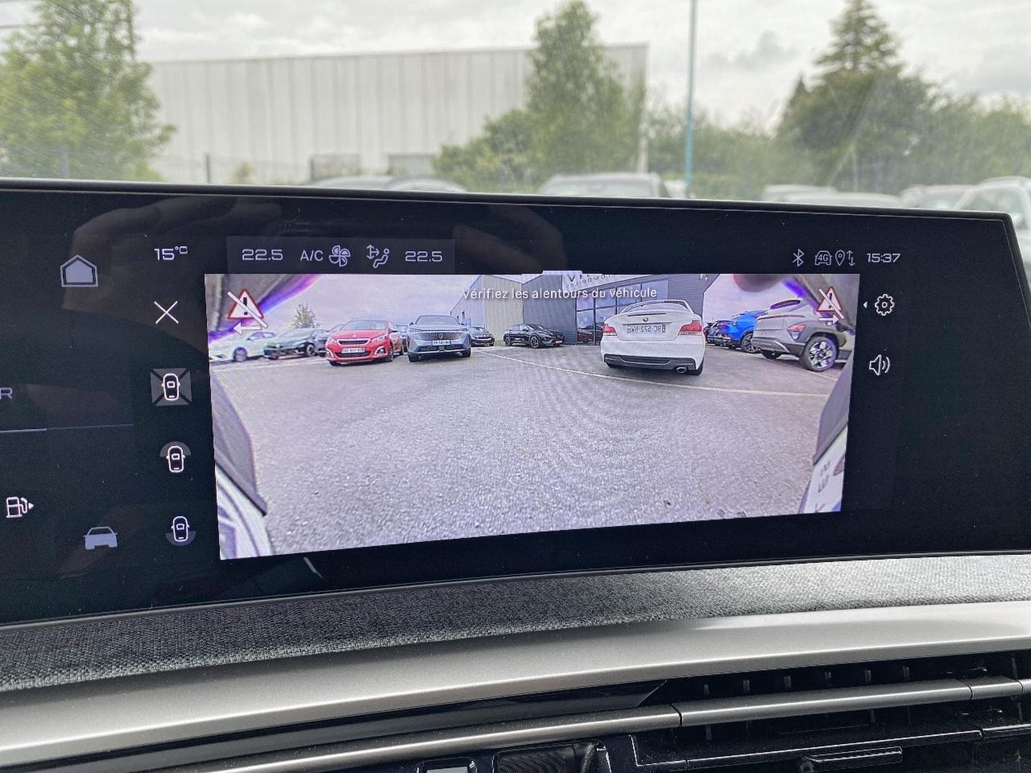 Peugeot 3008 1.2 HYBRID 145 ALLURE E-DCS6 (2025) - Photo 18