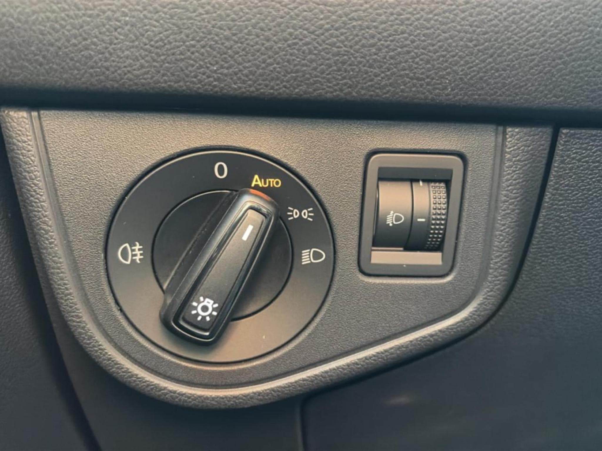 VW POLO 1.0 TSI 95 VW EDITION (2025) - Photo 11