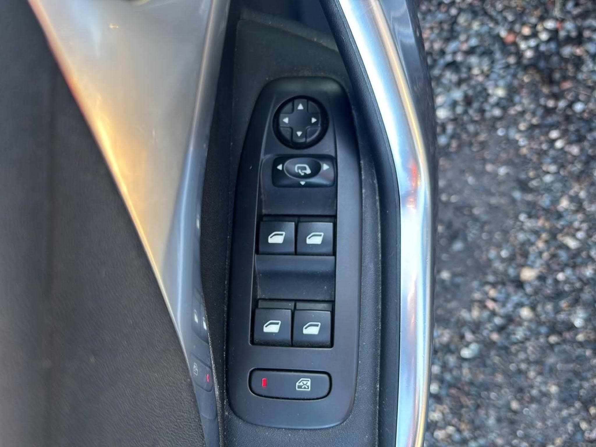 Peugeot 2008 1.2 PURETECH 110 CROSSWAY (2019) - Photo 11