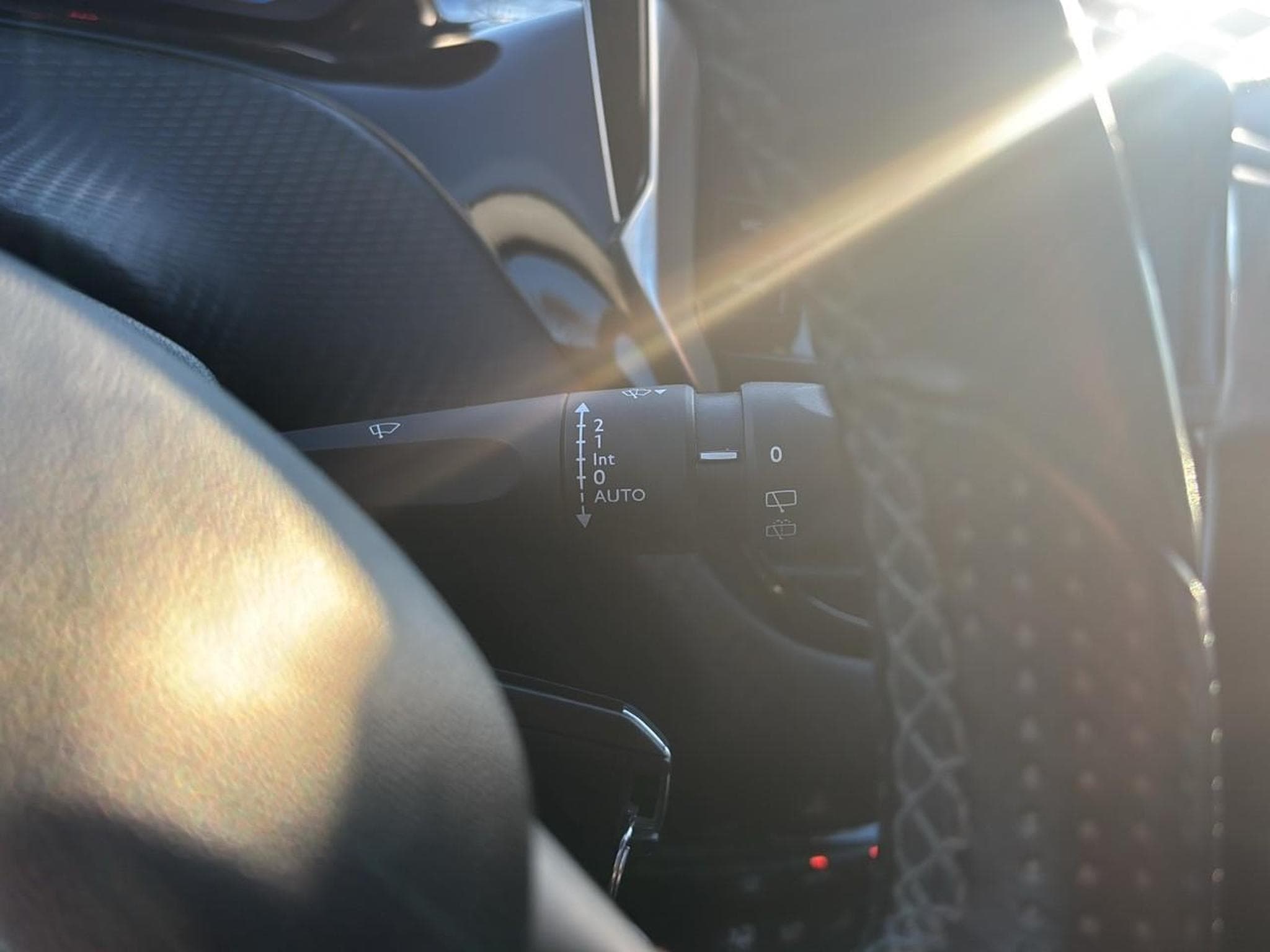 Peugeot 2008 1.2 PURETECH 110 CROSSWAY (2019) - Photo 14