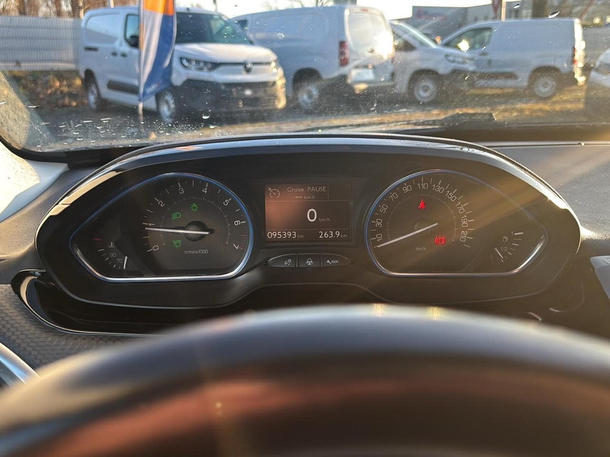 Peugeot 2008 1.2 PURETECH 110 CROSSWAY (2019) - Photo 17
