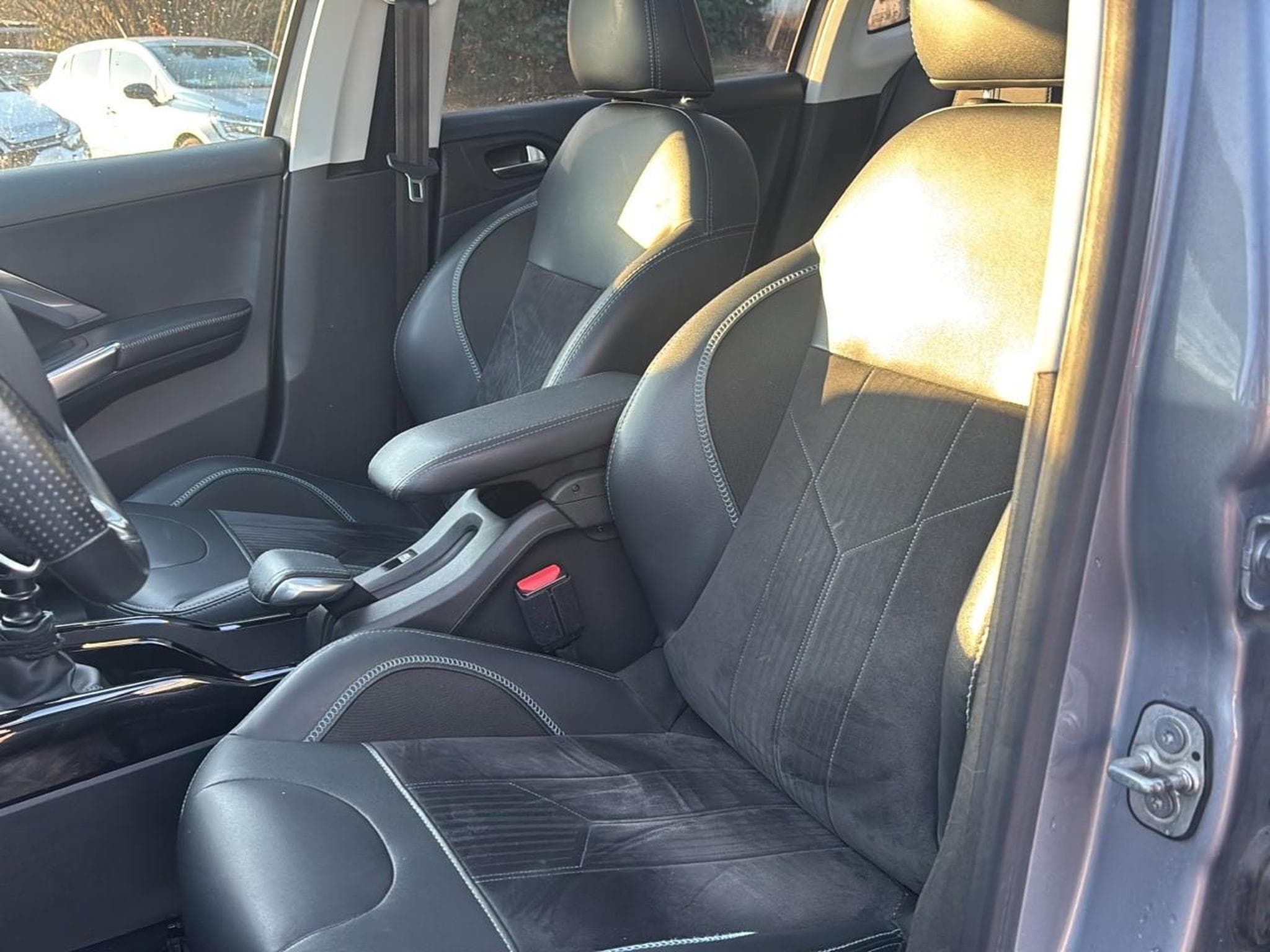 Peugeot 2008 1.2 PURETECH 110 CROSSWAY (2019) - Photo 20