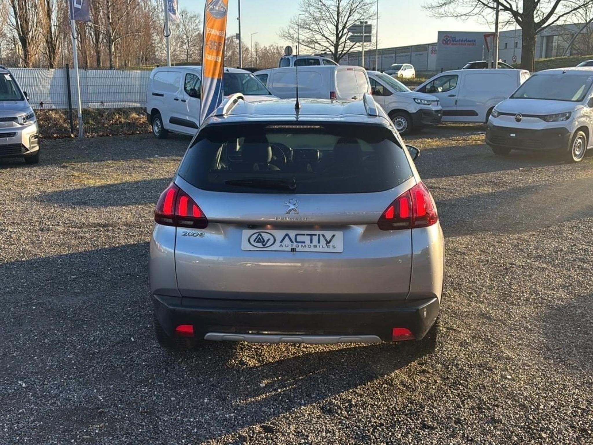 Peugeot 2008 1.2 PURETECH 110 CROSSWAY (2019) - Photo 6