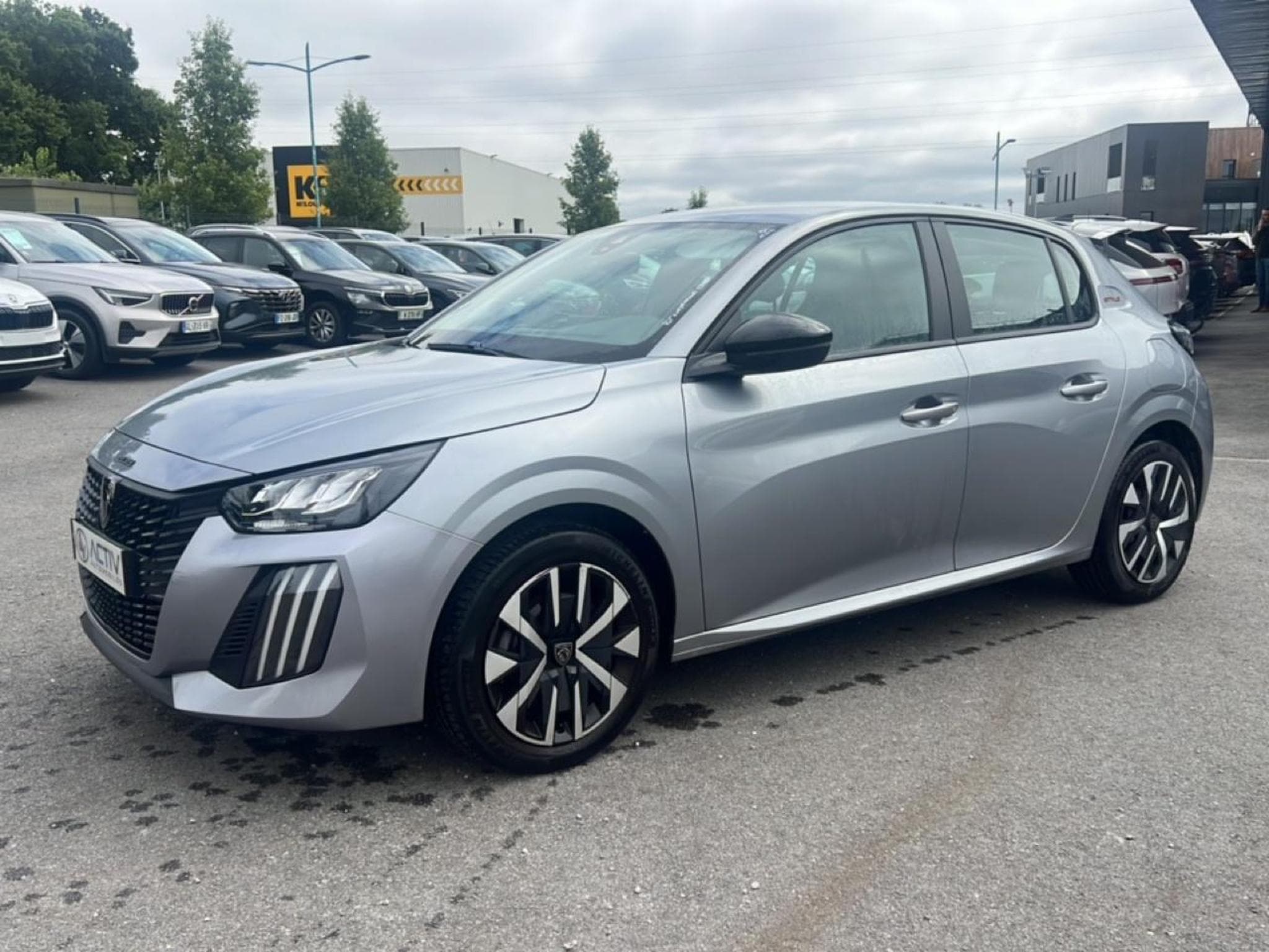 Peugeot 208 1.2 100 STYLE (2025) - Photo 1