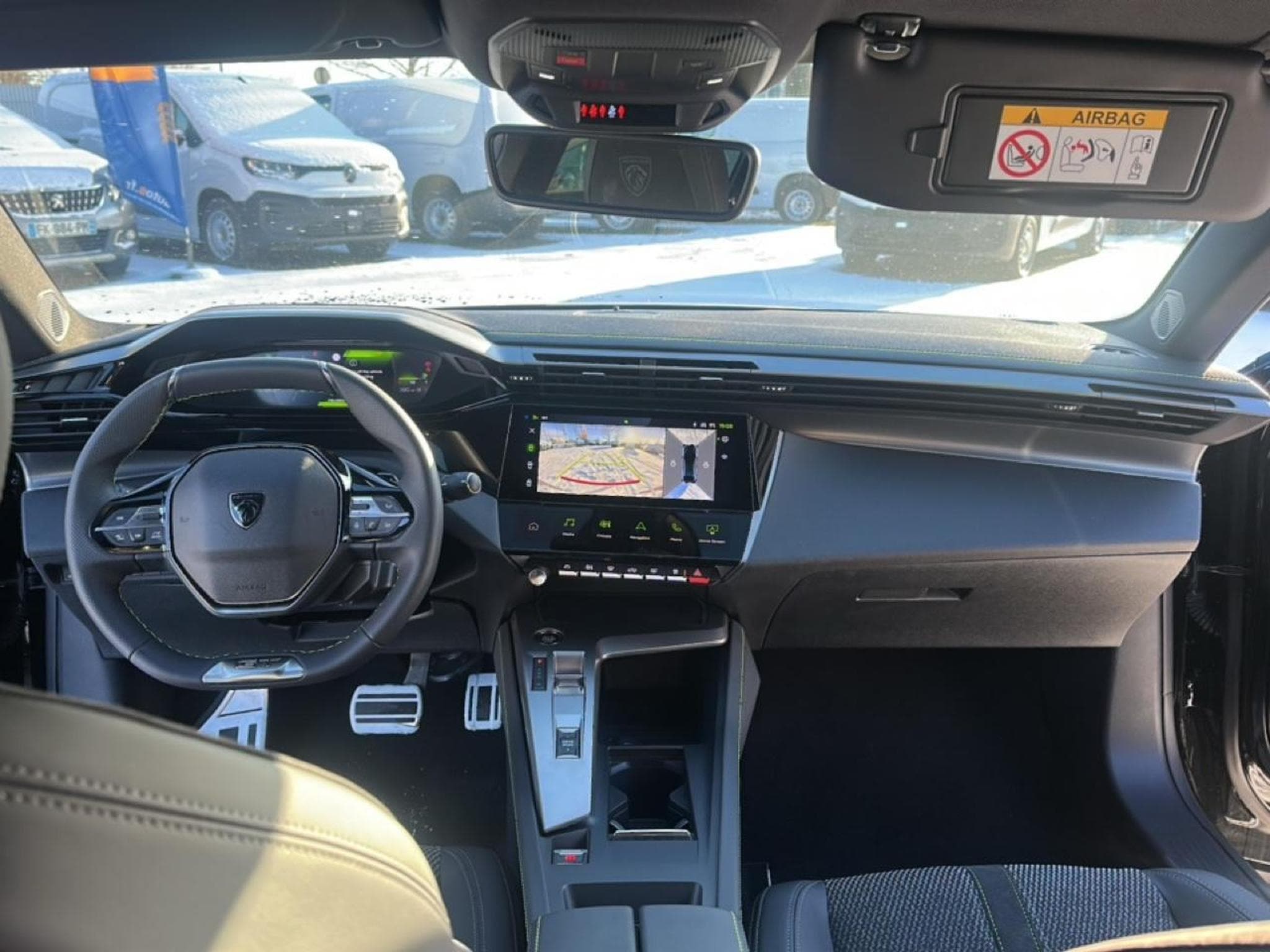 Peugeot 408 HYBRID 145 GT E-DCS6 (2025) - Photo 10