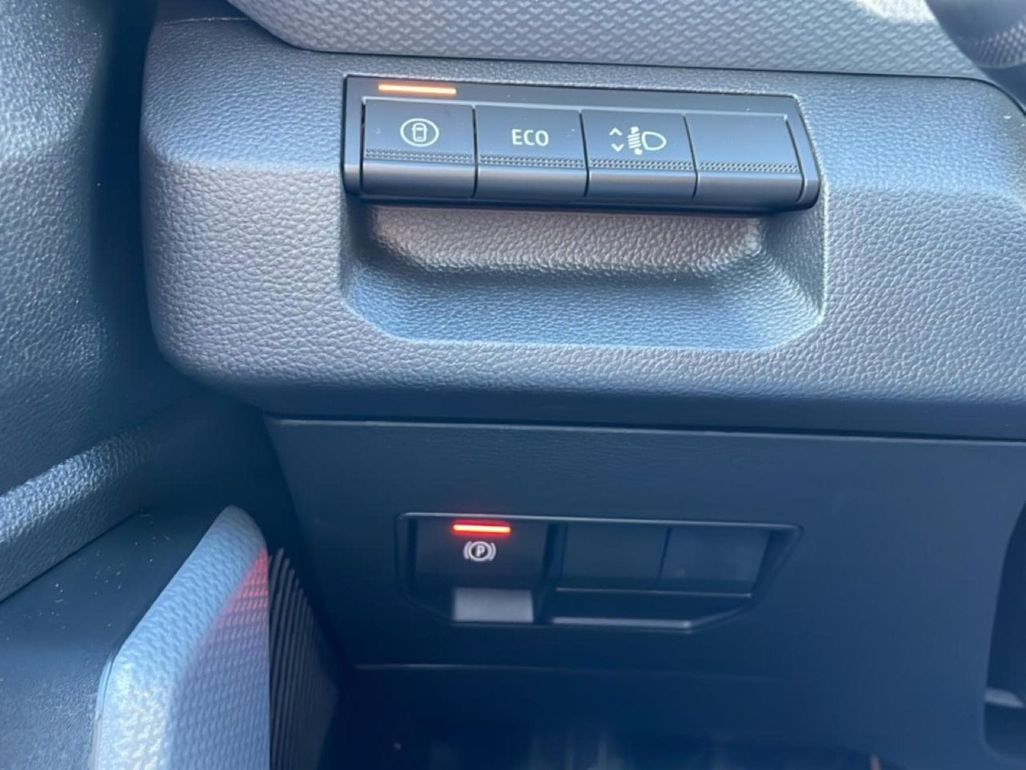 Dacia DUSTER 1.2 MILD HYBRID 140 JOURNEY (2026) - Photo 12