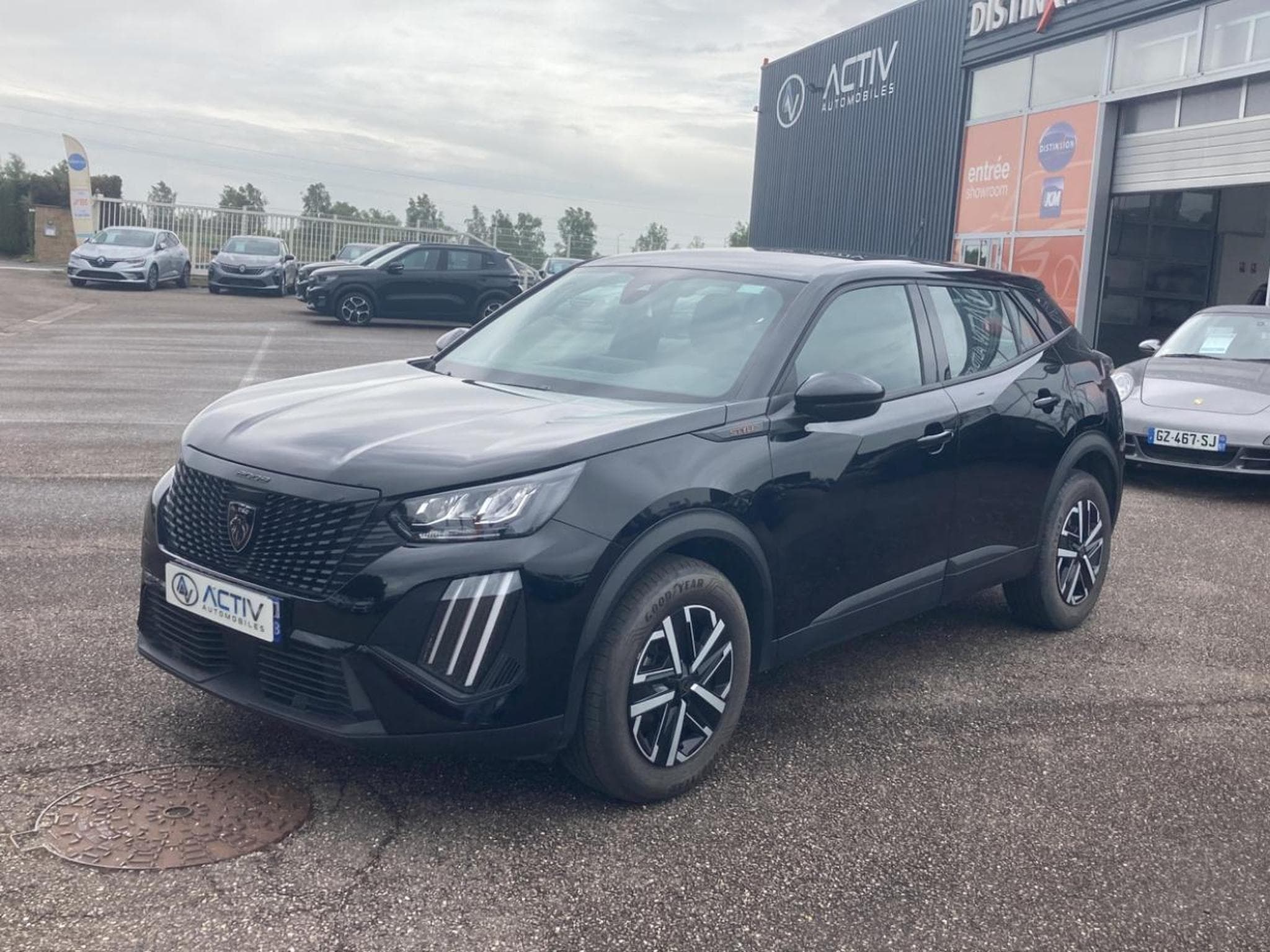Peugeot 2008 1.2 HYBRID 145 STYLE E-DCS6 (2025) - Photo 1