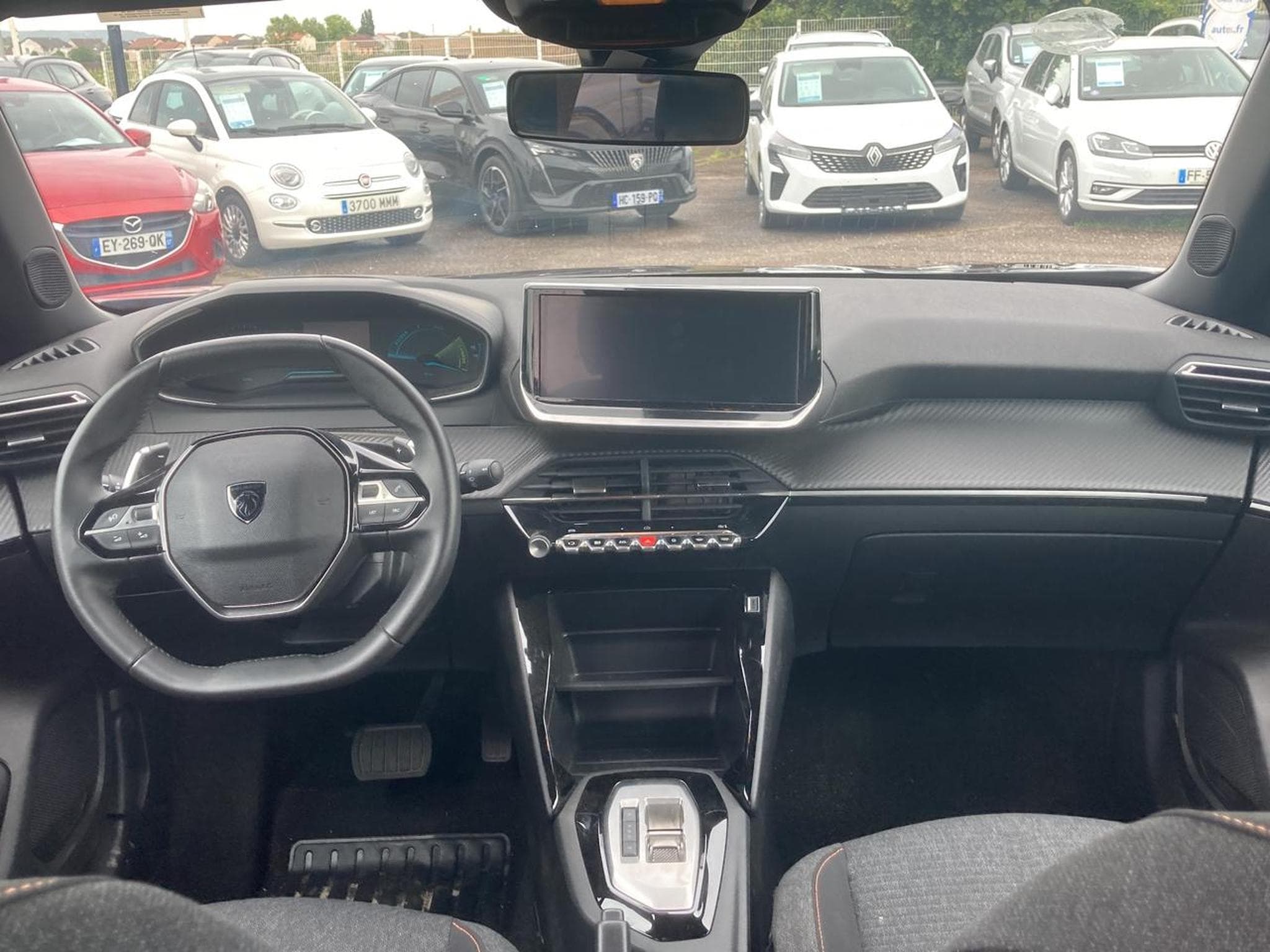 Peugeot 2008 1.2 HYBRID 145 STYLE E-DCS6 (2025) - Photo 10