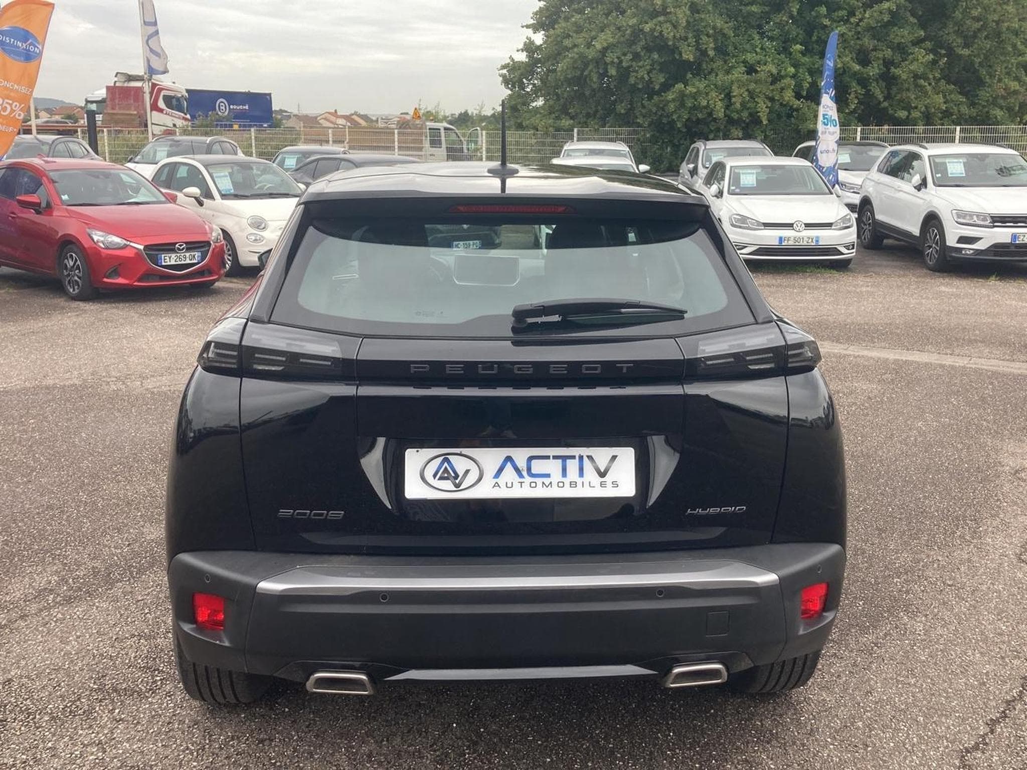 Peugeot 2008 1.2 HYBRID 145 STYLE E-DCS6 (2025) - Photo 6