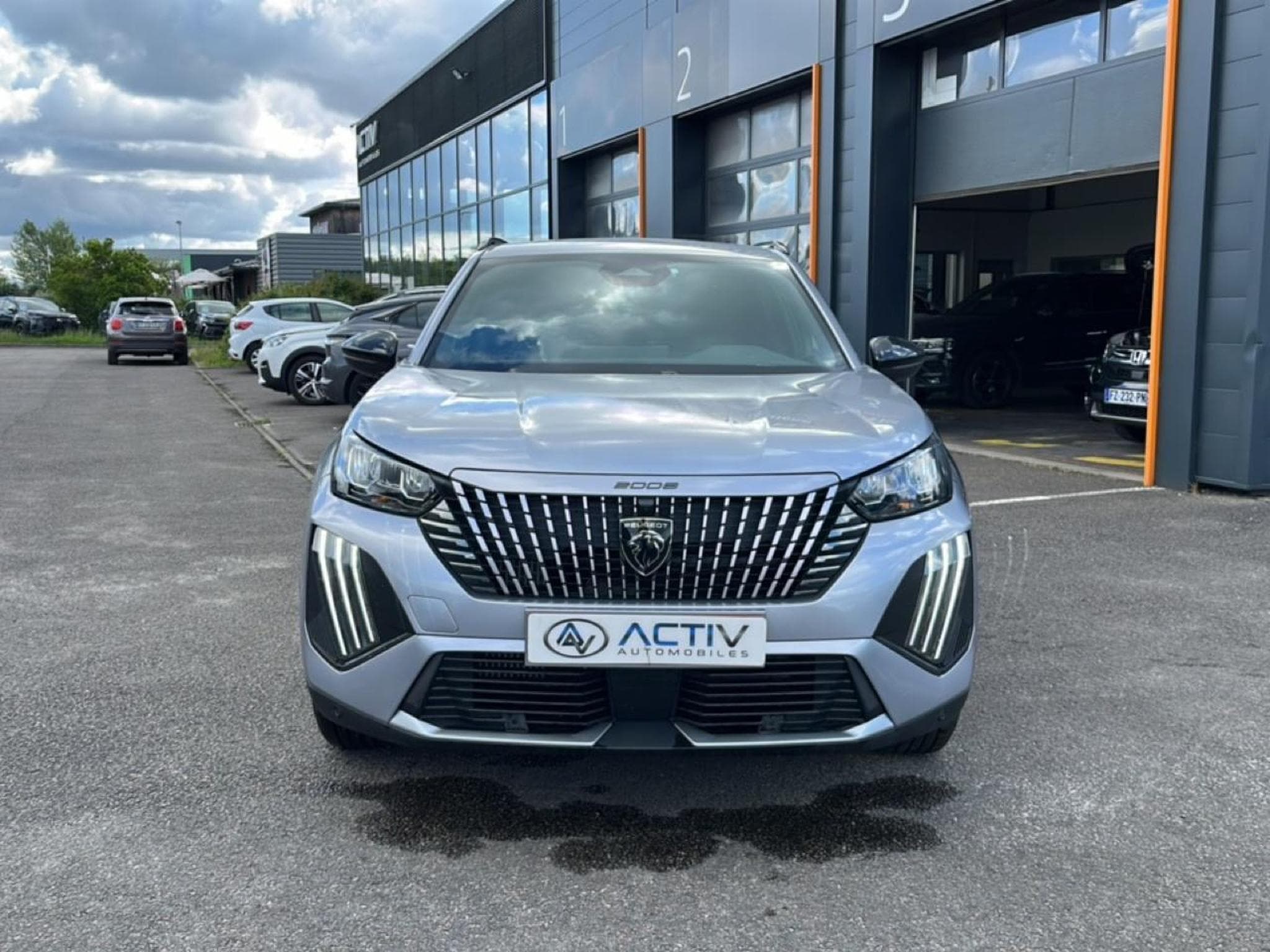 Peugeot 2008 1.2 100 ALLURE (2025) - Photo 2