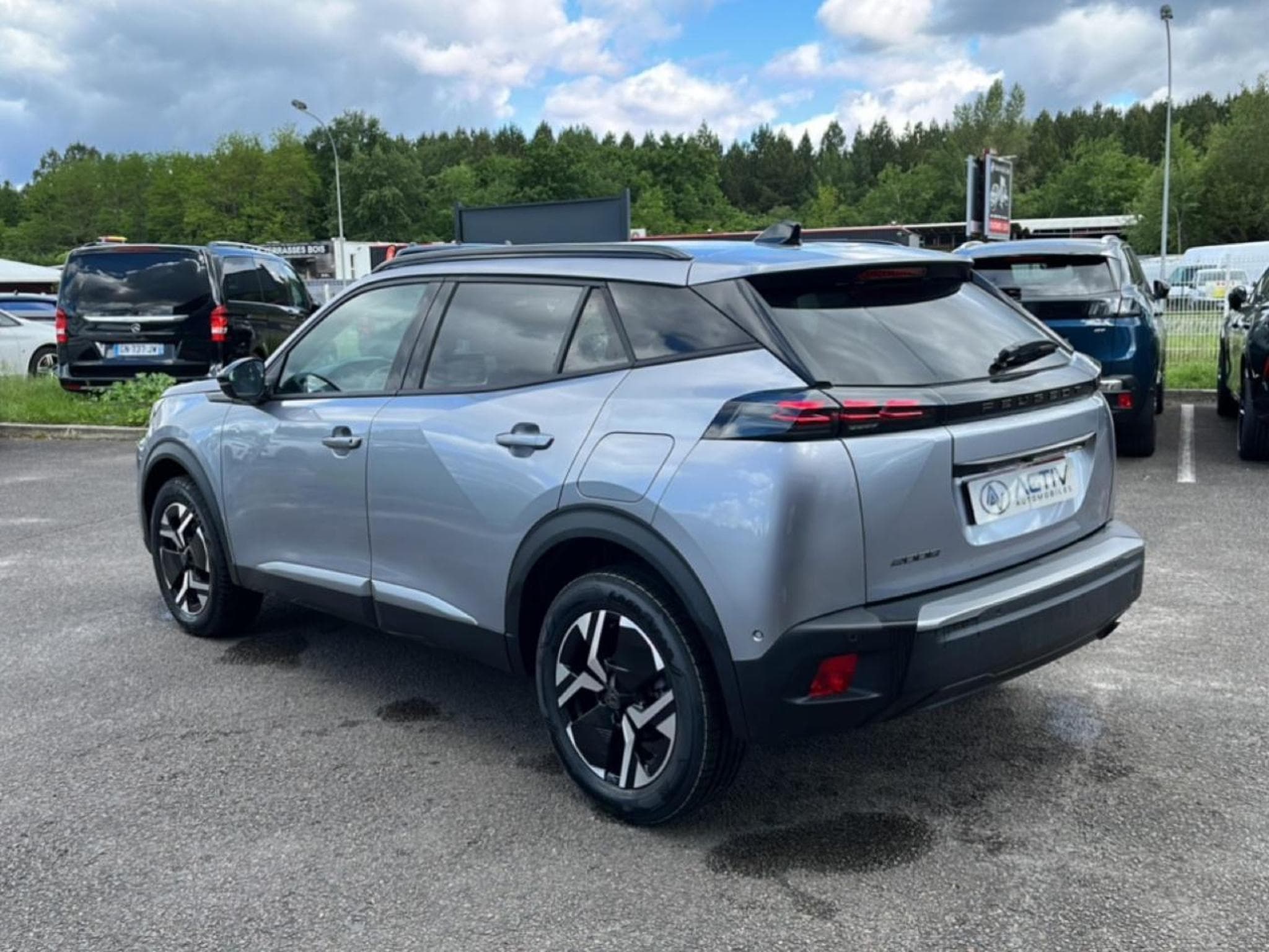 Peugeot 2008 1.2 100 ALLURE (2025) - Photo 7