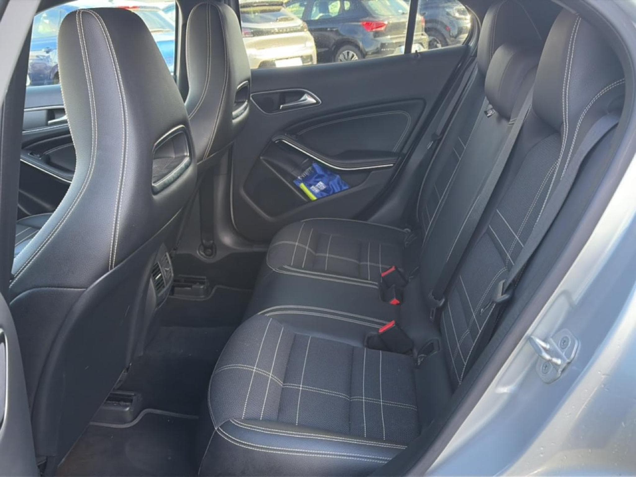 Mercedes GLA 180 D SENSATION 7G-DCT (2016) - Photo 14